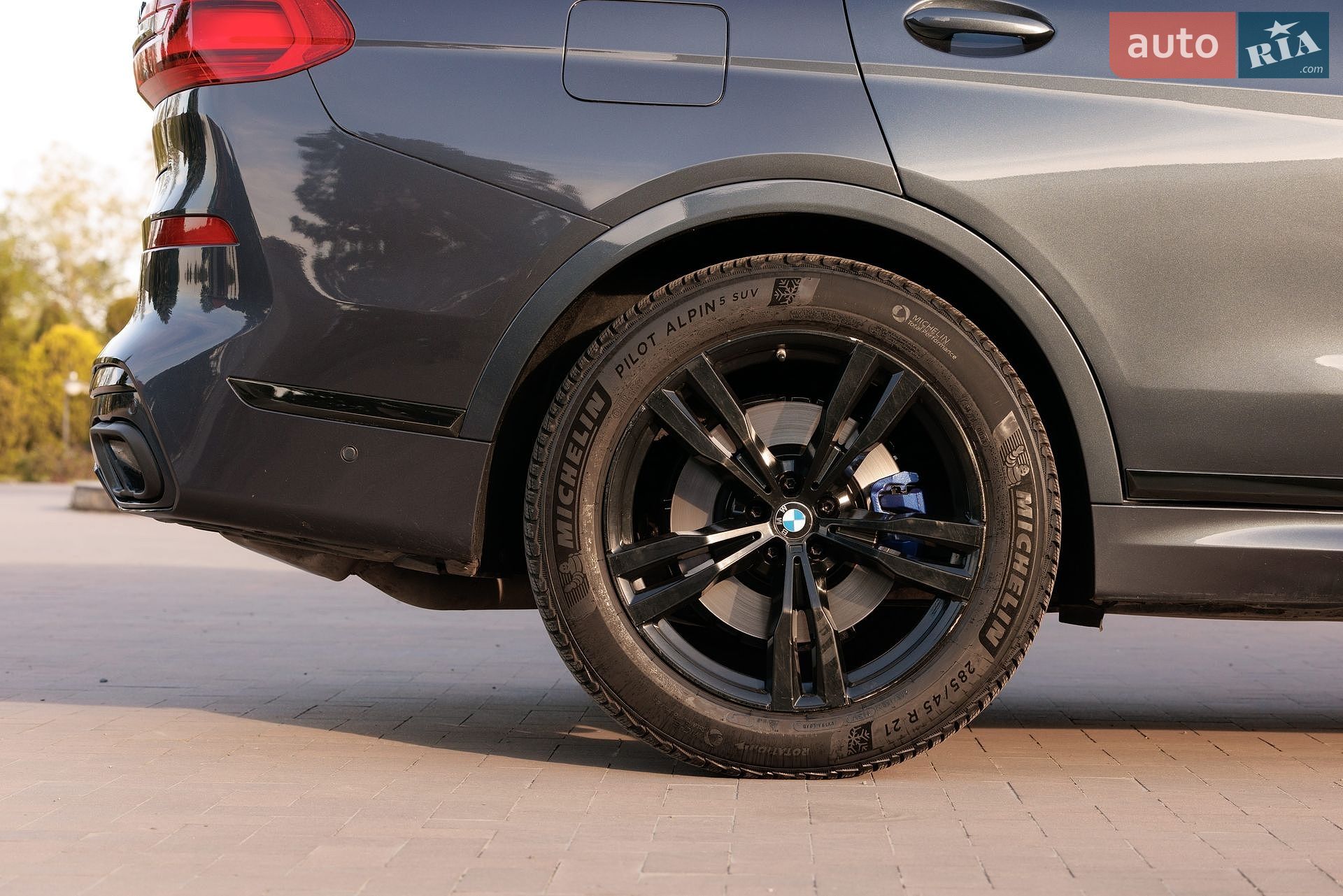 BMW X7 2019 VIN 5UXCX4C5XKLS36436 фото оголошення 12 з 70