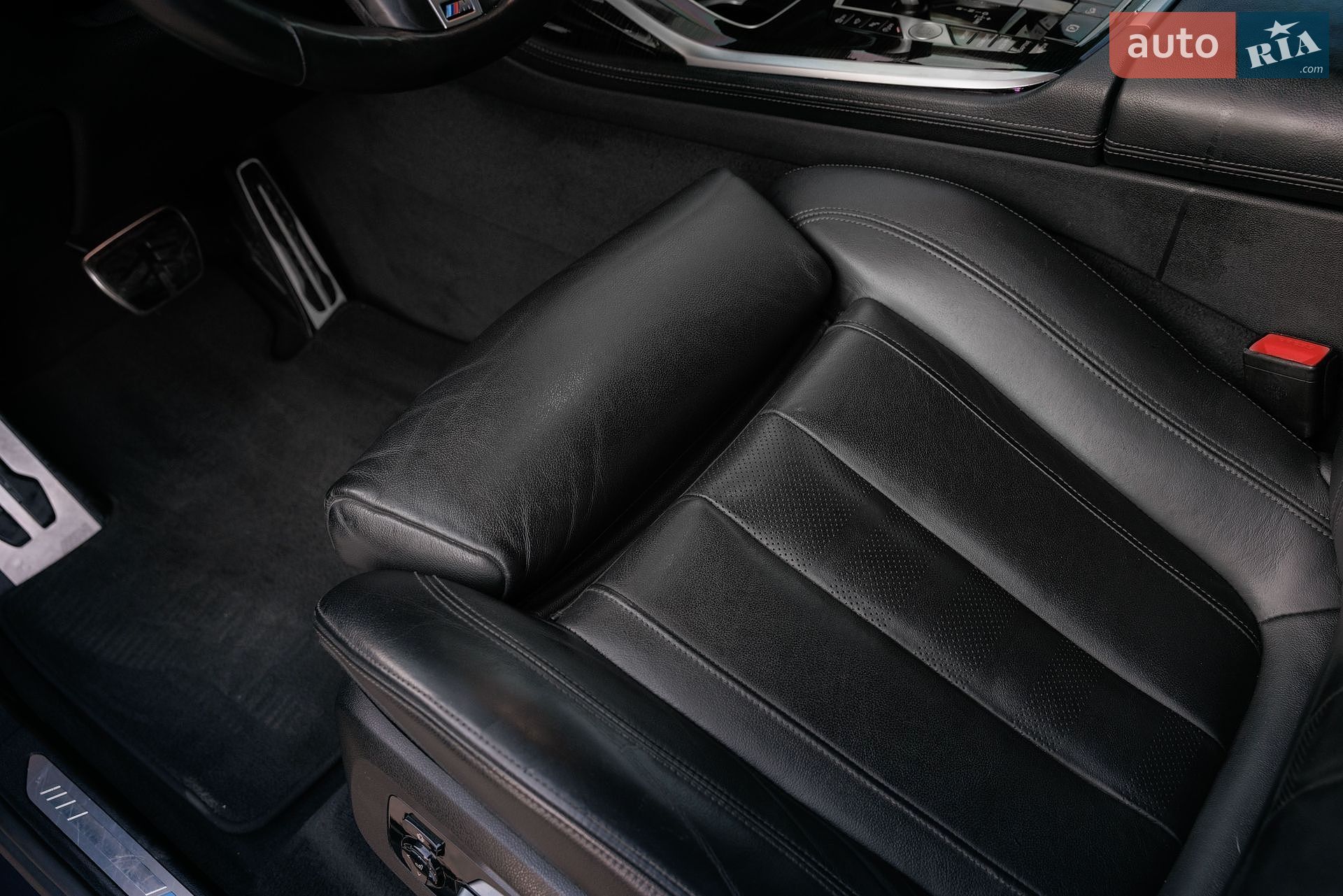 BMW X7 2019 VIN 5UXCX4C5XKLS36436 фото оголошення 41 з 70
