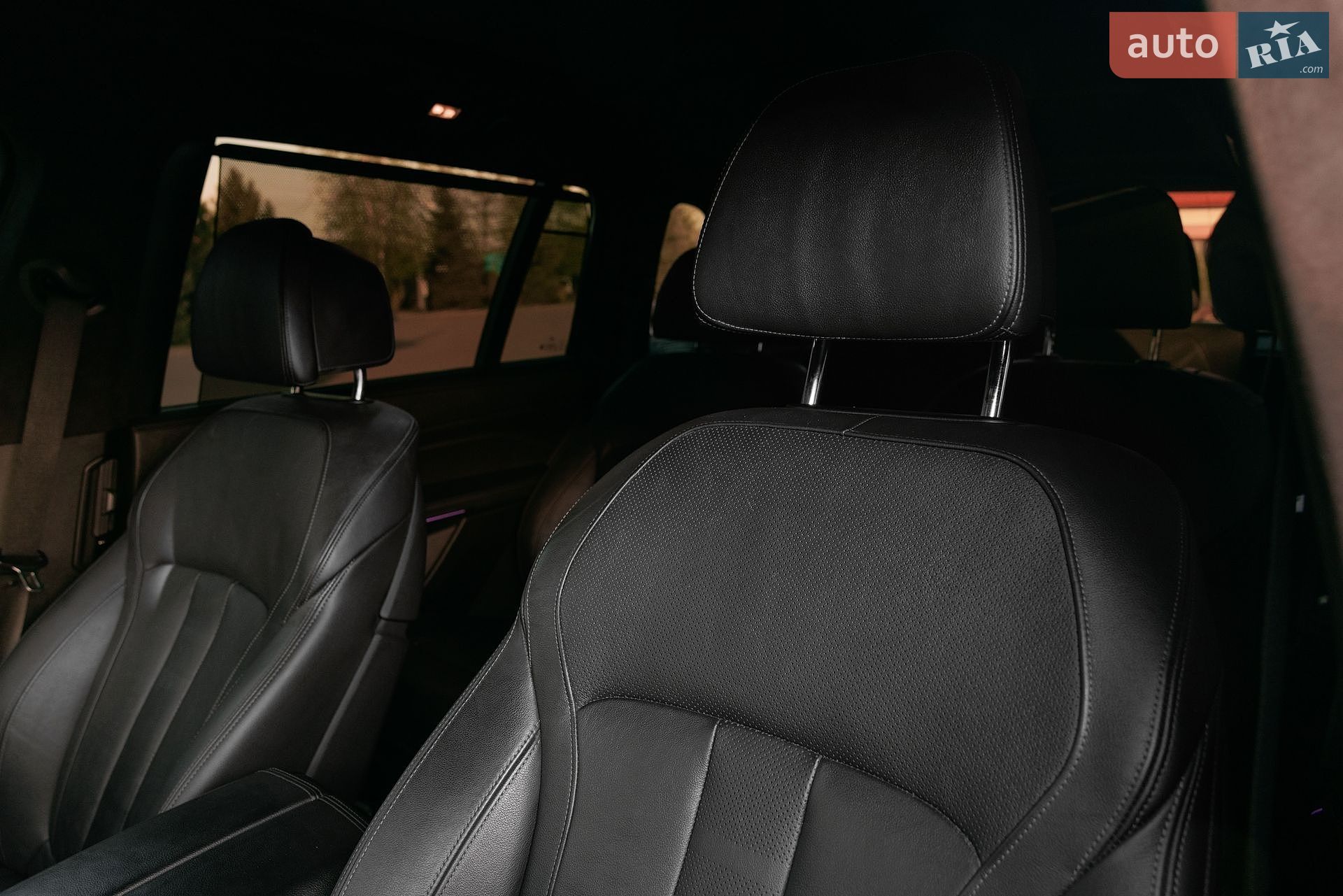 BMW X7 2019 VIN 5UXCX4C5XKLS36436 фото оголошення 42 з 70