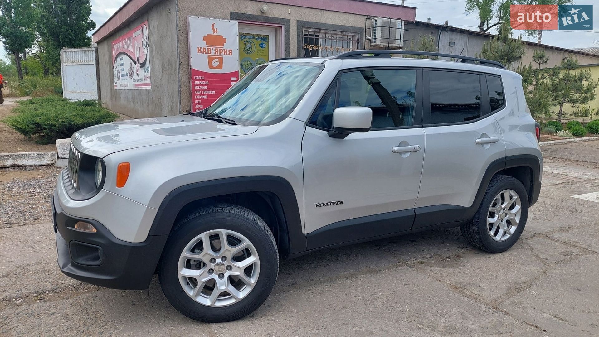 Jeep Renegade 2016 VIN ZACCJBBT8GPE35611 фото оголошення 3 з 42