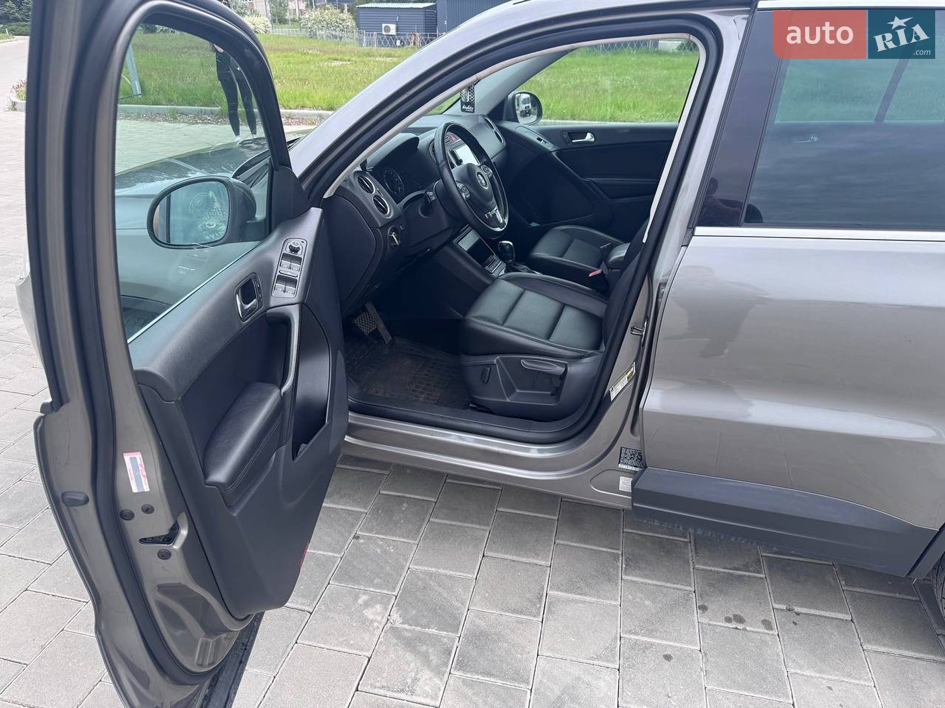 Volkswagen Tiguan 2011 VIN WVGAV7AX6BW537137 фото оголошення 11 з 31