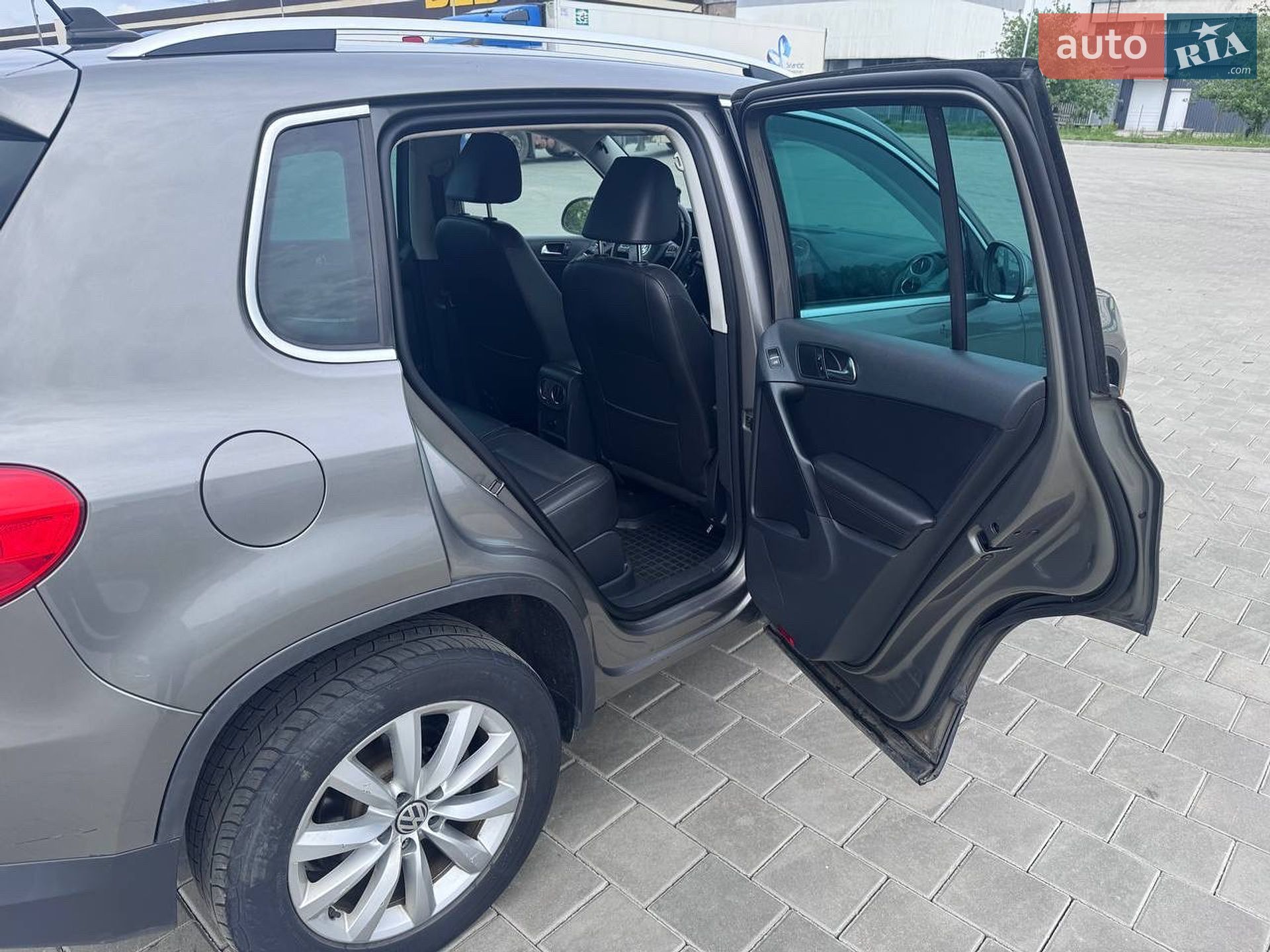 Volkswagen Tiguan 2011 VIN WVGAV7AX6BW537137 фото оголошення 13 з 31