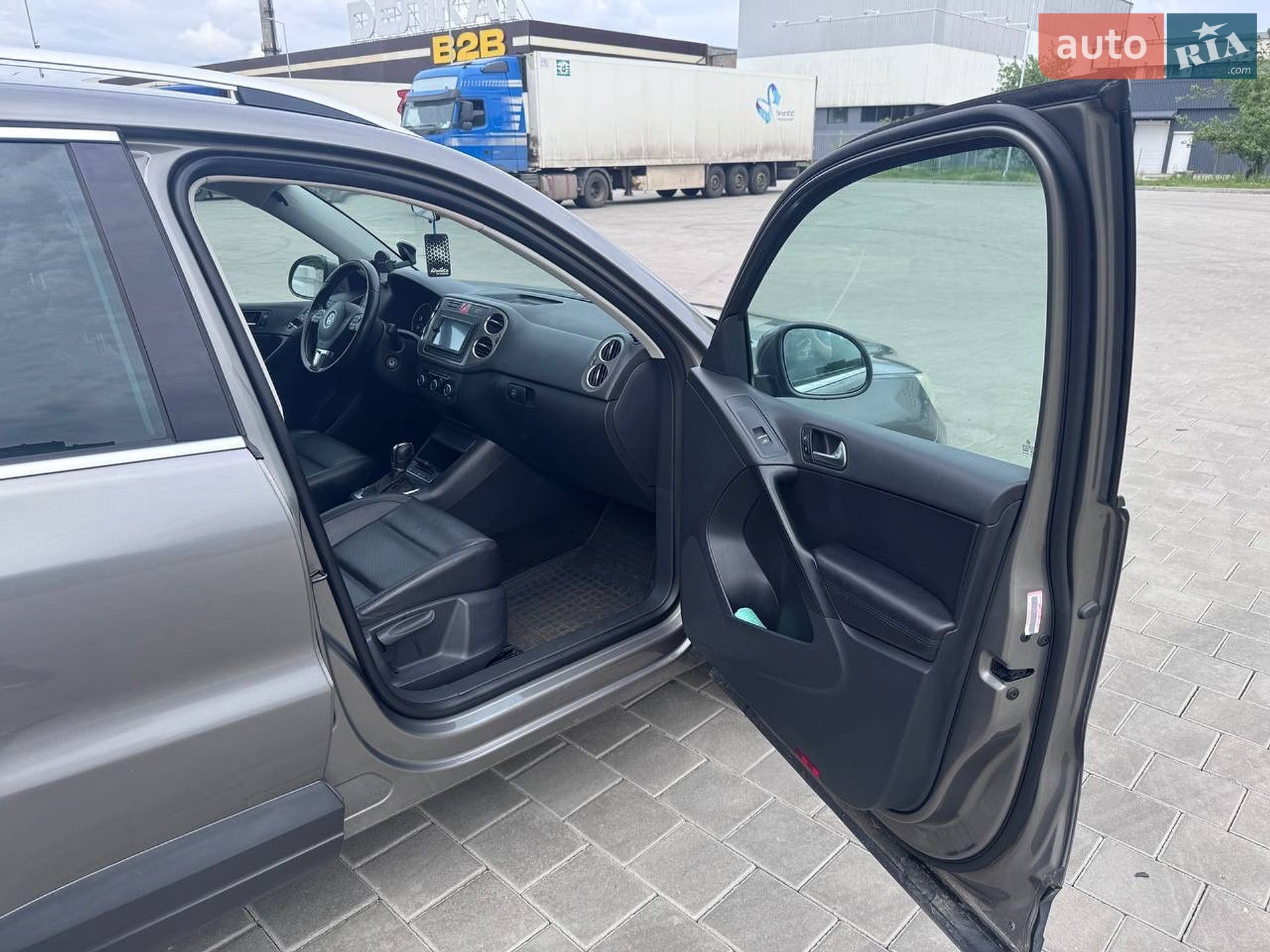 Volkswagen Tiguan 2011 VIN WVGAV7AX6BW537137 фото оголошення 15 з 31