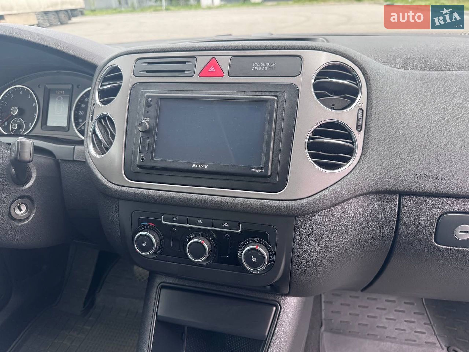 Volkswagen Tiguan 2011 VIN WVGAV7AX6BW537137 фото оголошення 20 з 31