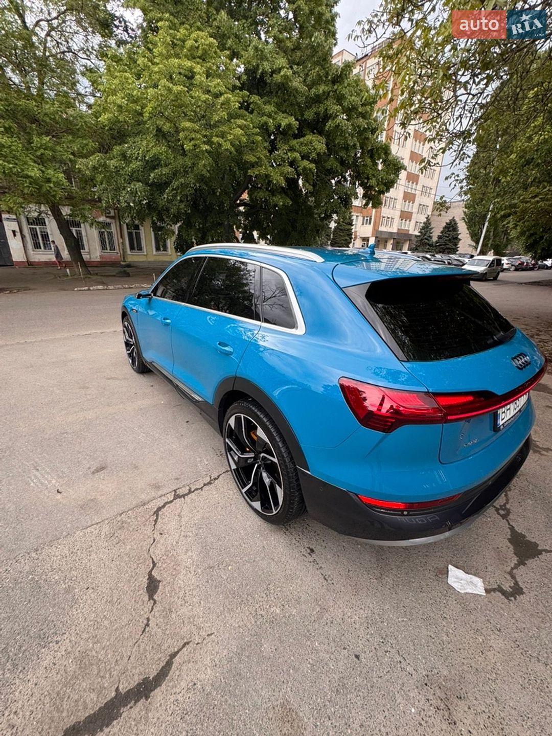 Audi e-tron 2019 VIN WAUZZZGE4KB002289 фото оголошення 3 з 8