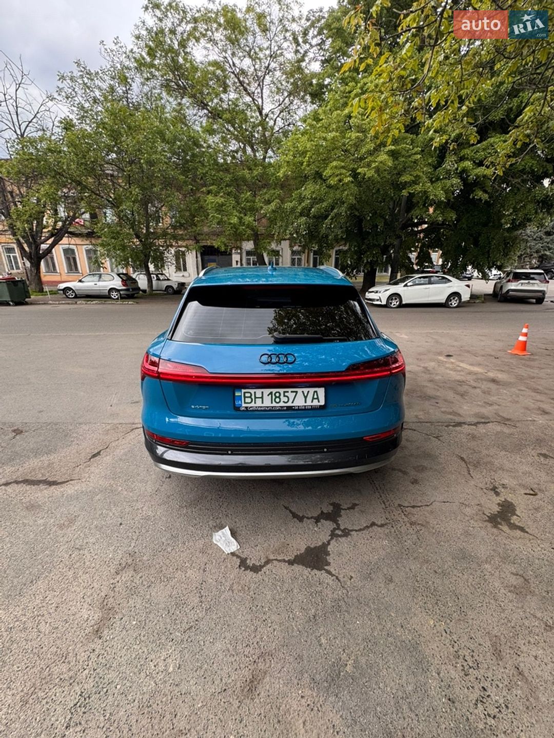 Audi e-tron 2019 VIN WAUZZZGE4KB002289 фото оголошення 4 з 8