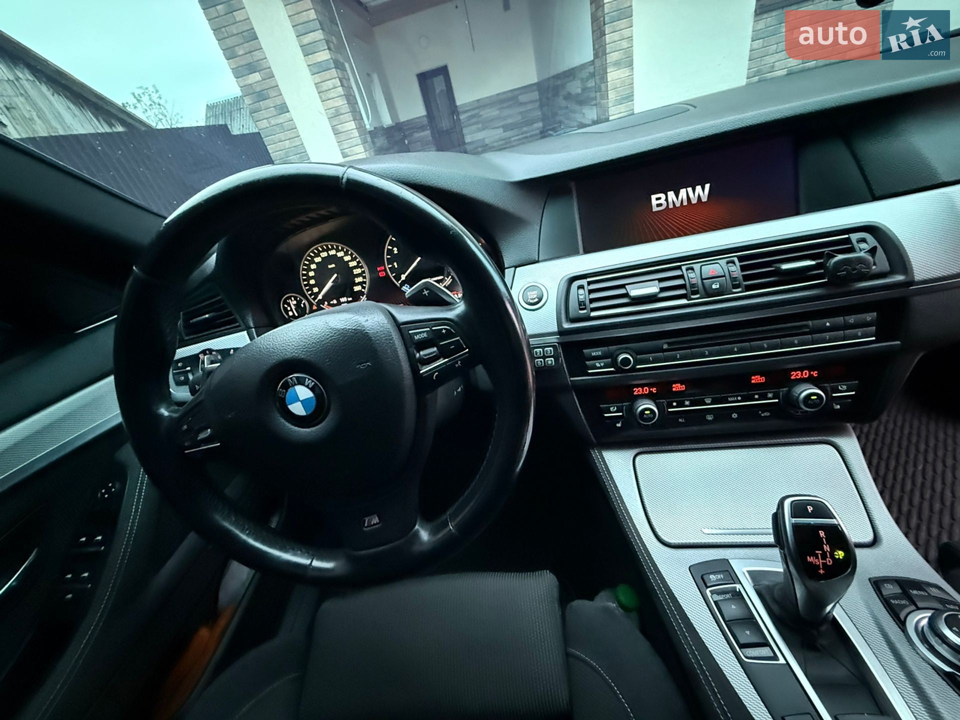 BMW 5 Series 2012 VIN WBAFU910X0C954994 фото оголошення 16 з 43