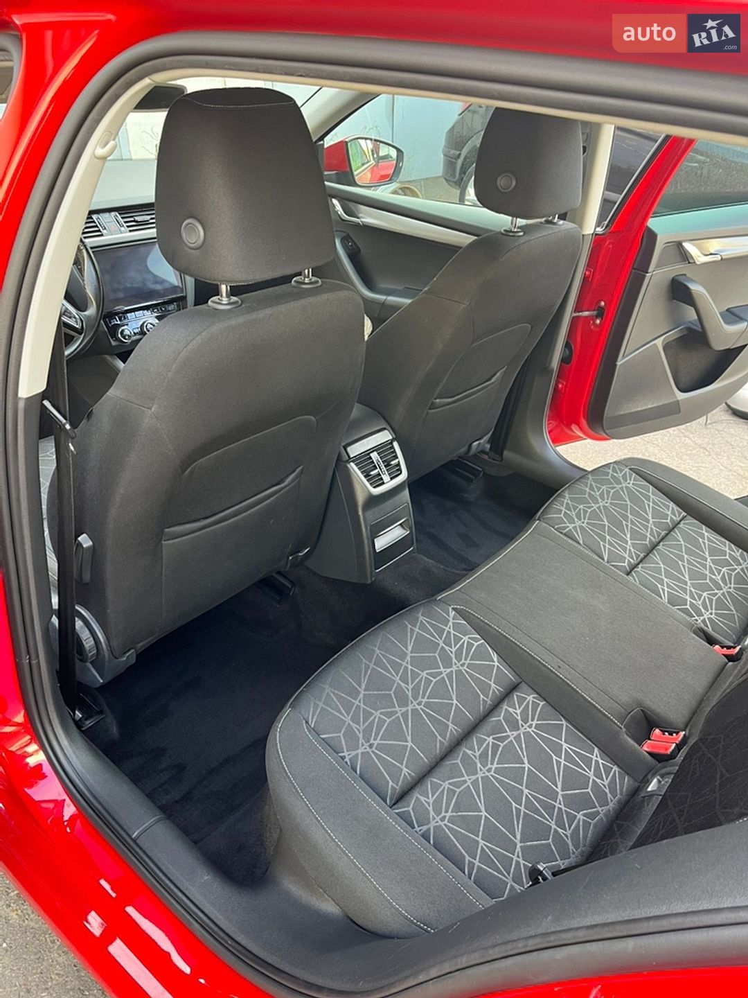 Skoda Octavia 2018 VIN TMBJG7NE9K0058608 фото оголошення 10 з 16