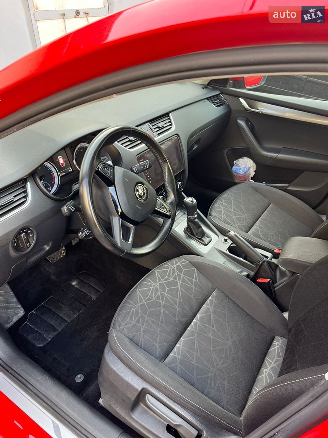 Skoda Octavia 2018 VIN TMBJG7NE9K0058608 фото оголошення 12 з 16
