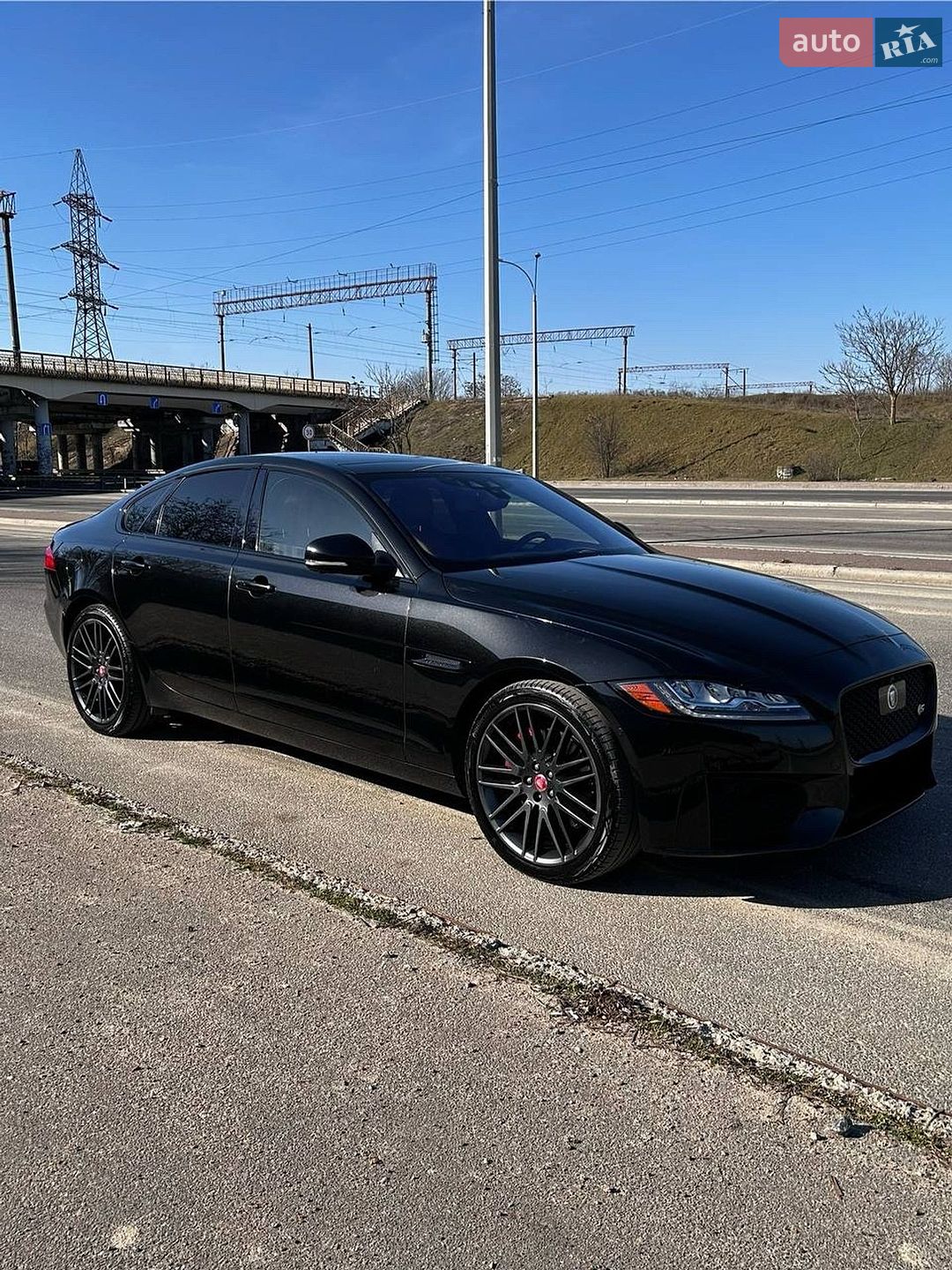 Jaguar XF 2016 VIN SAJBM4BV4HCY43448 фото оголошення 2 з 24