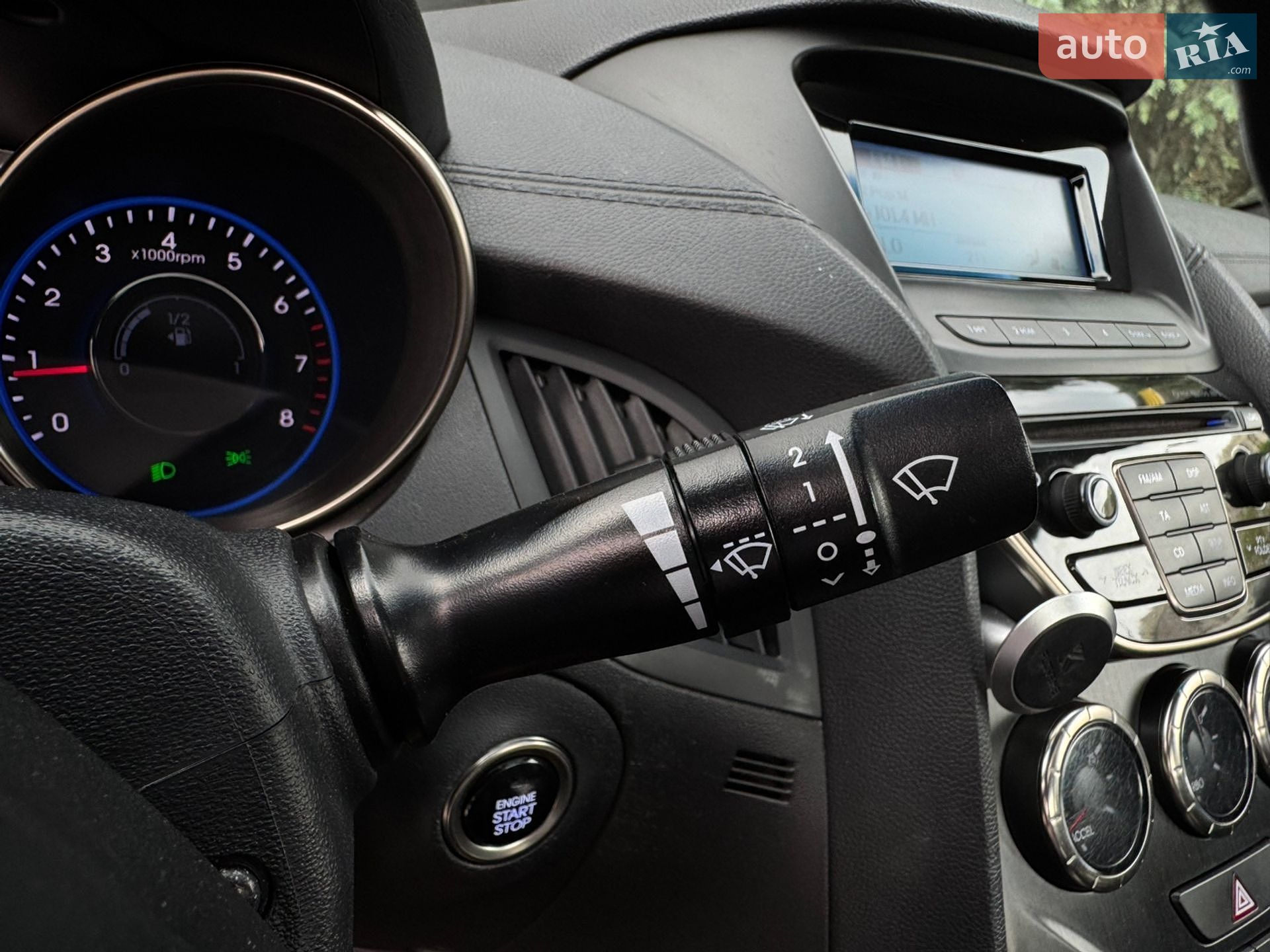 Hyundai Genesis Coupe 2013 VIN KMHHT61DBDU100355 фото оголошення 30 з 35