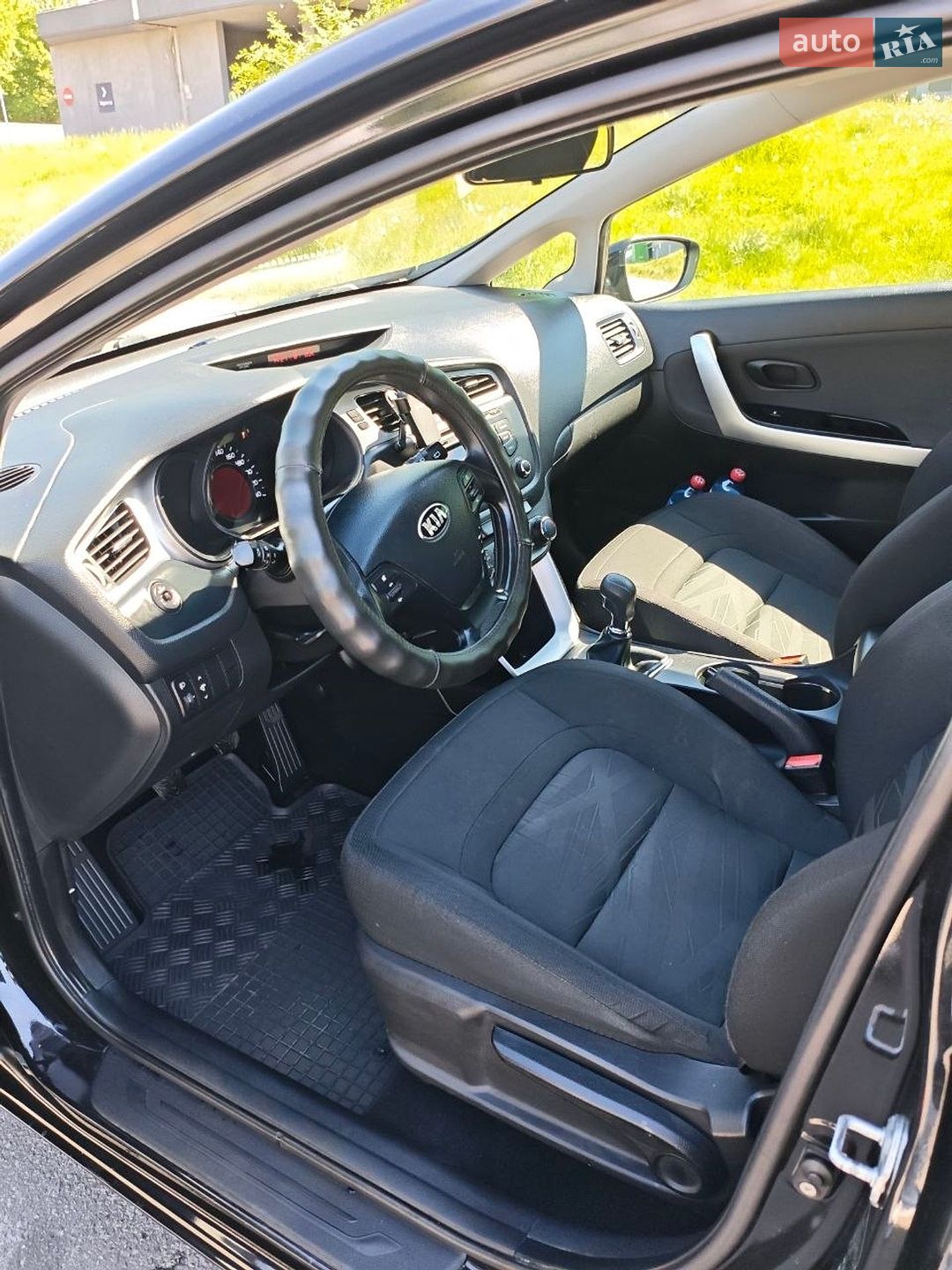 Kia Ceed 2012 VIN U5YHM511ADL041831 фото оголошення 10 з 11