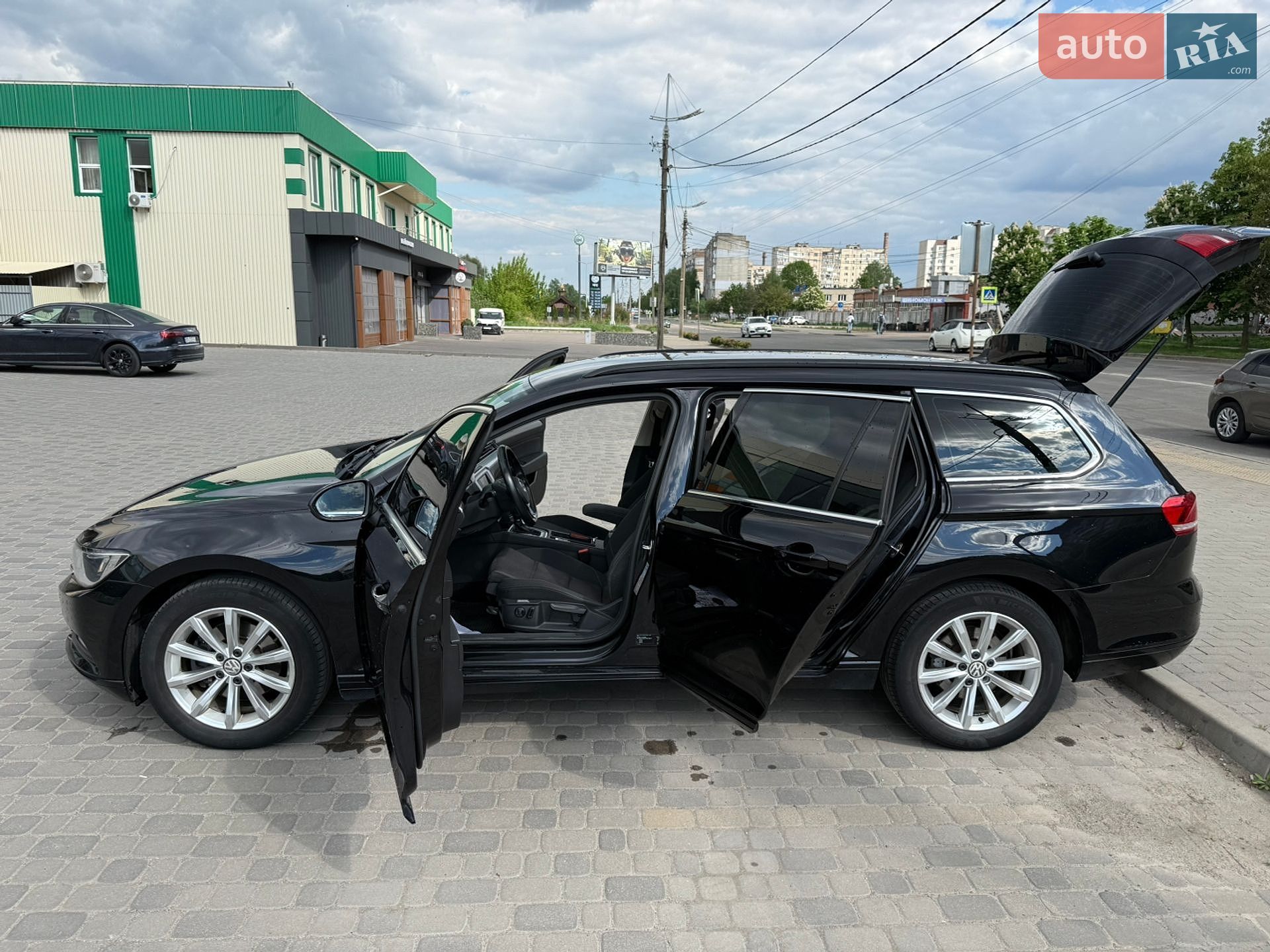 Volkswagen Passat 2017 VIN WVWZZZ3CZHP013971 фото оголошення 12 з 40
