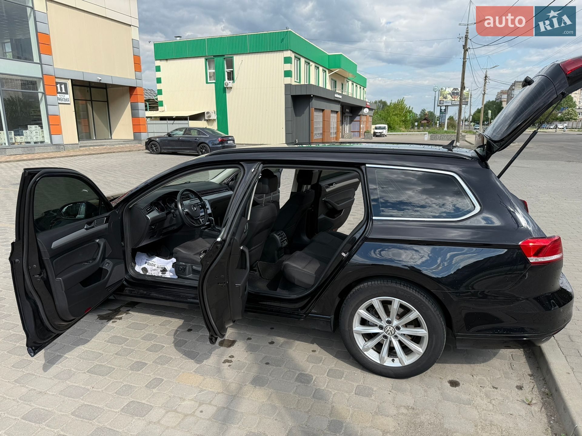 Volkswagen Passat 2017 VIN WVWZZZ3CZHP013971 фото оголошення 13 з 40