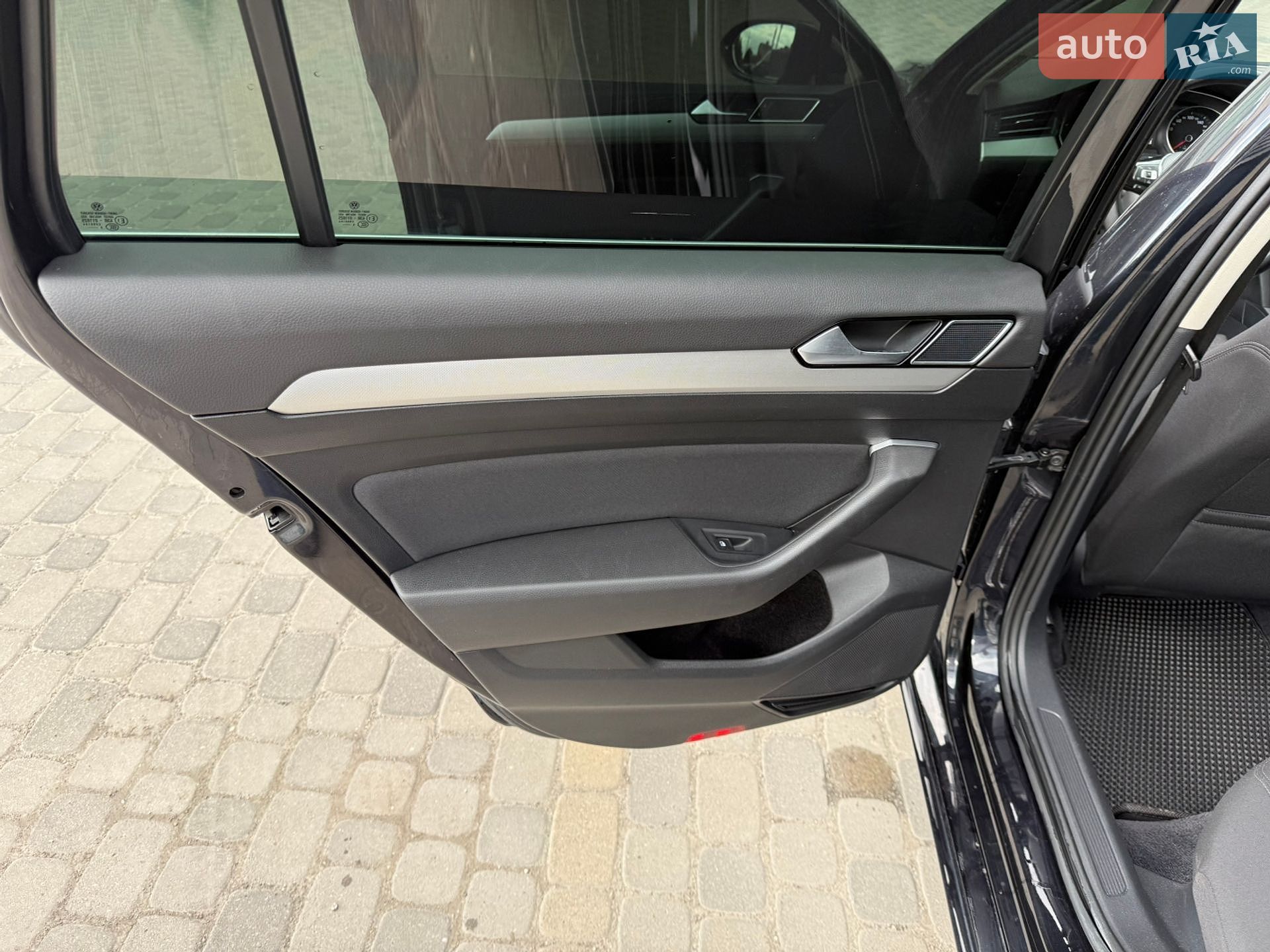 Volkswagen Passat 2017 VIN WVWZZZ3CZHP013971 фото оголошення 25 з 40