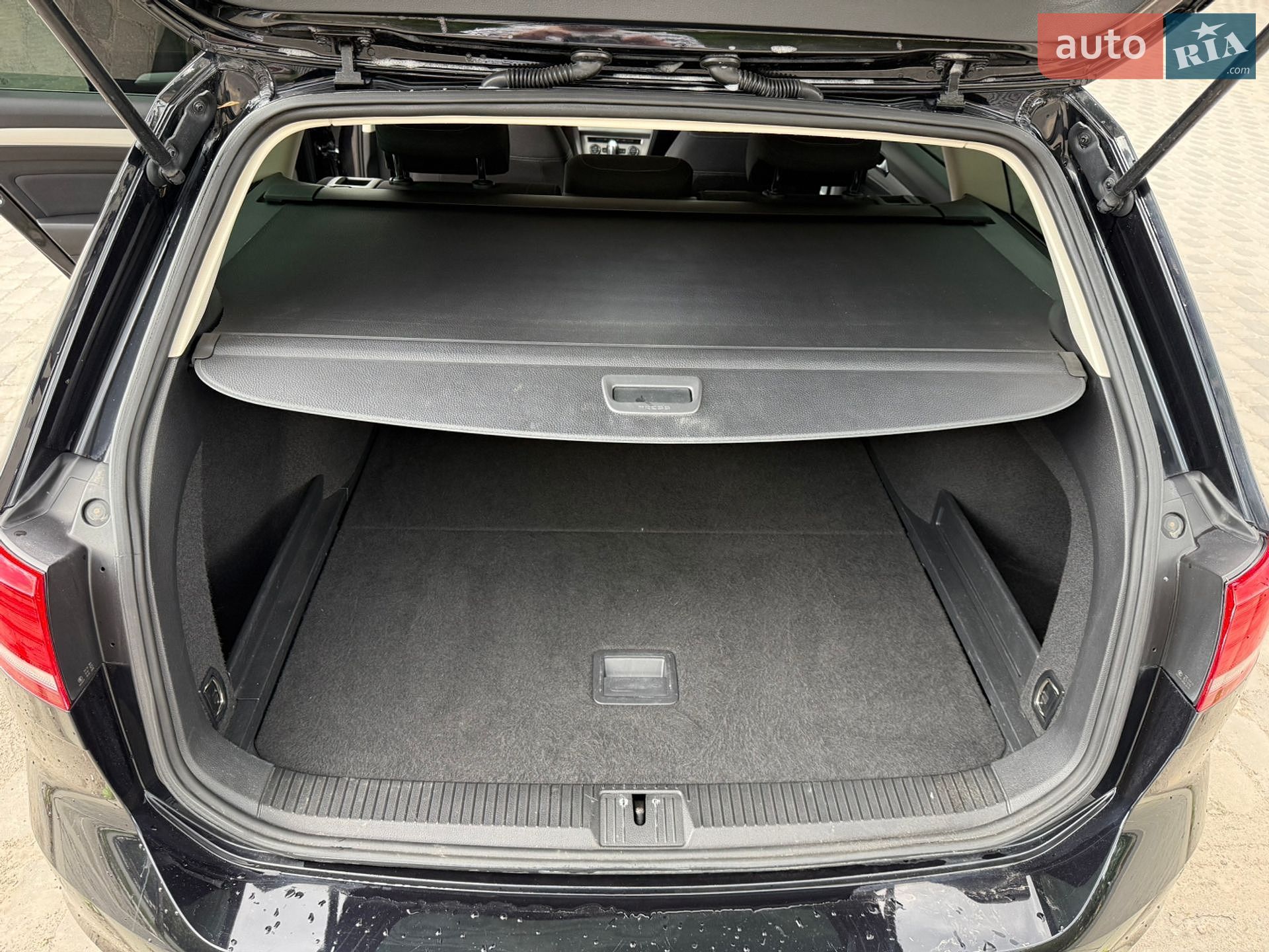 Volkswagen Passat 2017 VIN WVWZZZ3CZHP013971 фото оголошення 26 з 40