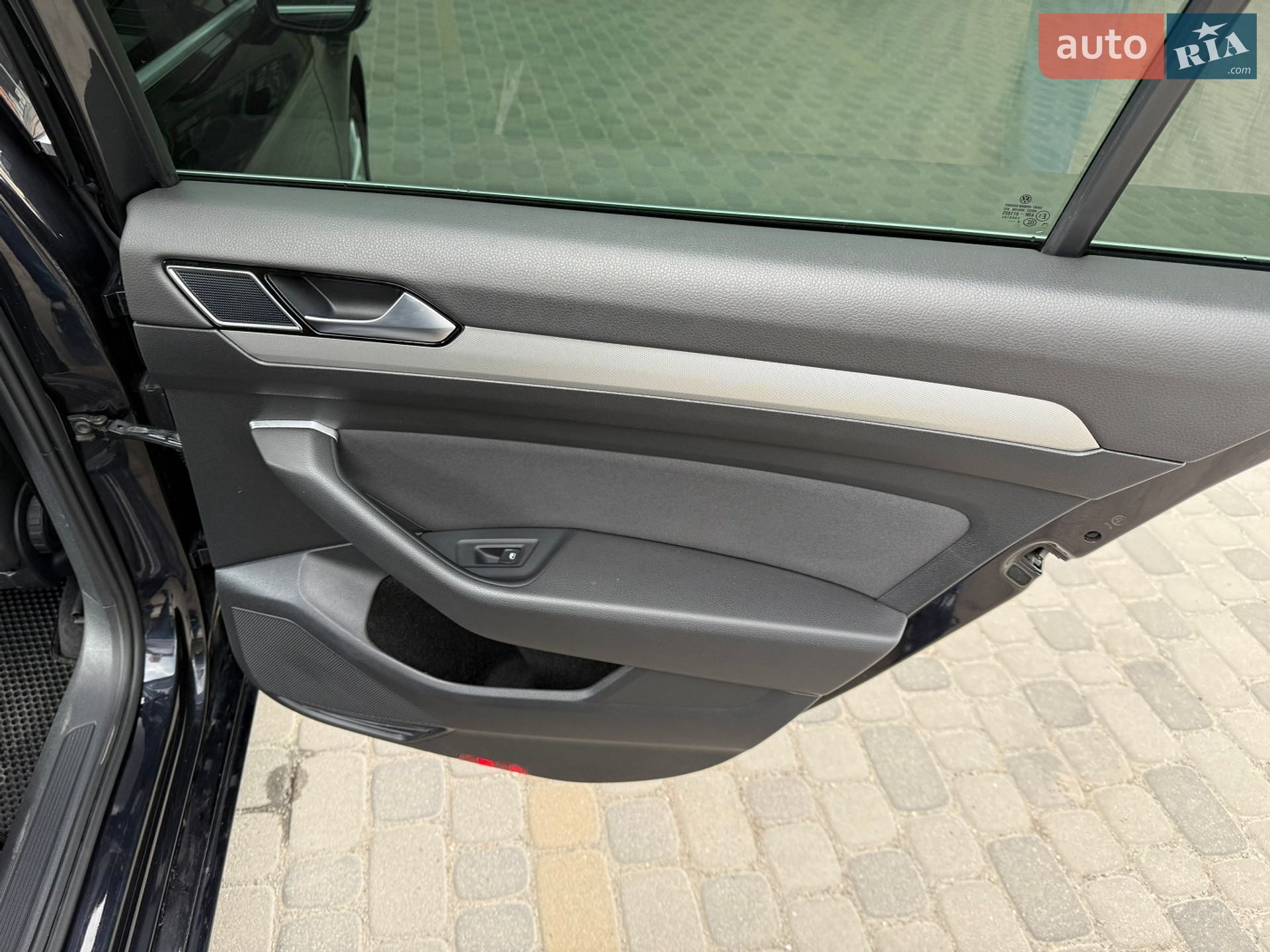 Volkswagen Passat 2017 VIN WVWZZZ3CZHP013971 фото оголошення 29 з 40