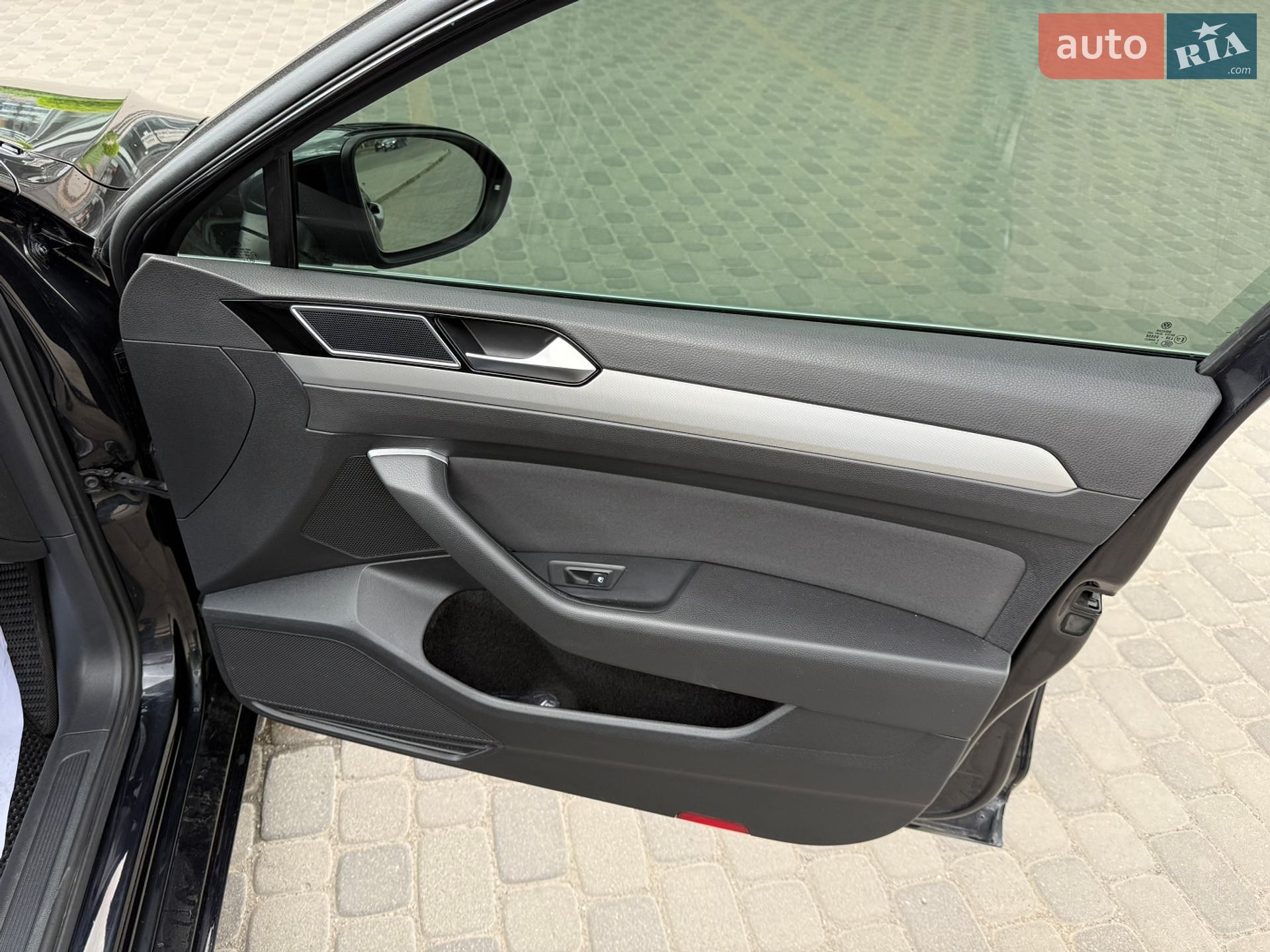 Volkswagen Passat 2017 VIN WVWZZZ3CZHP013971 фото оголошення 30 з 40