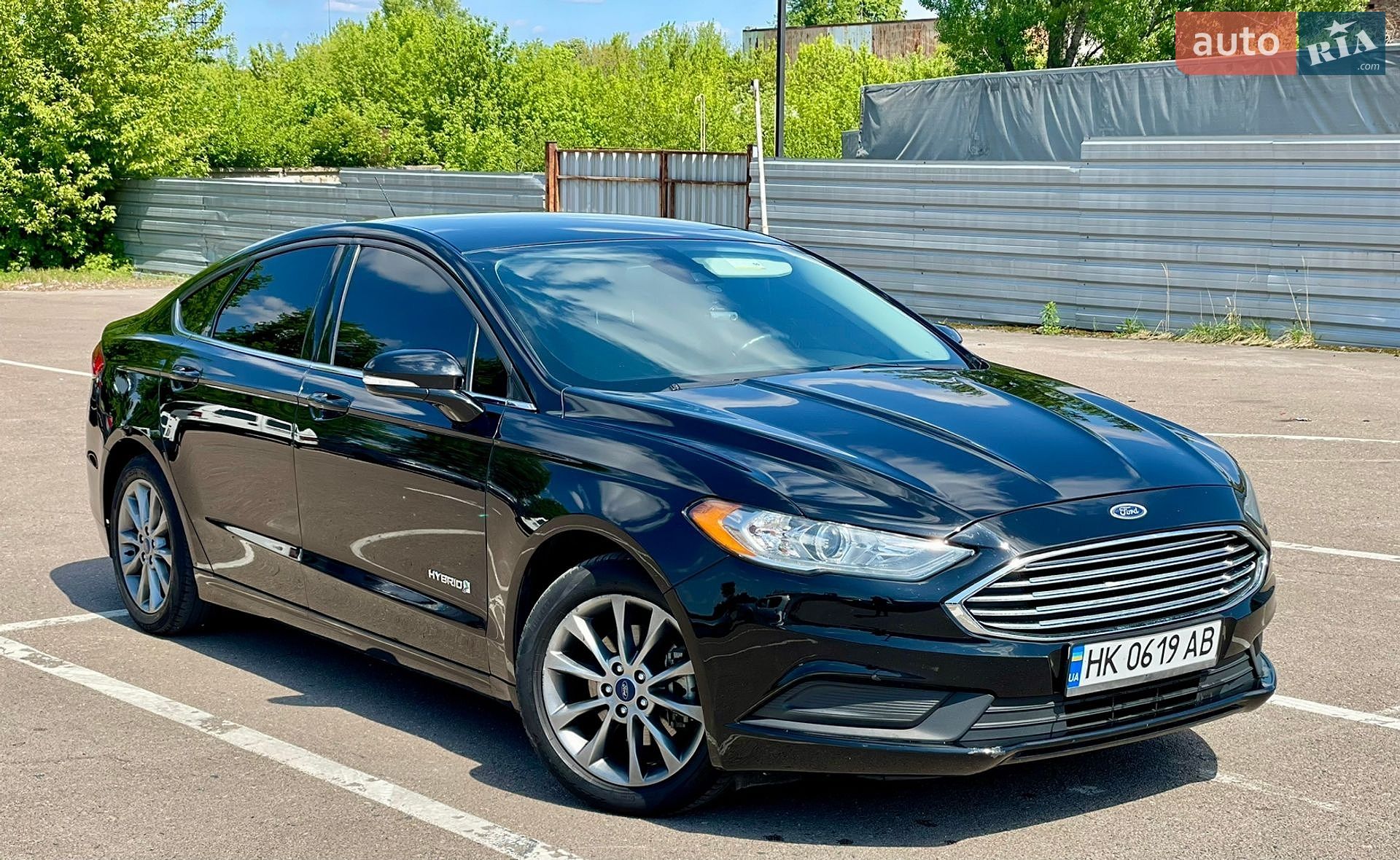 Ford Fusion 2017 VIN 3FA6P0LU5HR319528 фото оголошення 2 з 40
