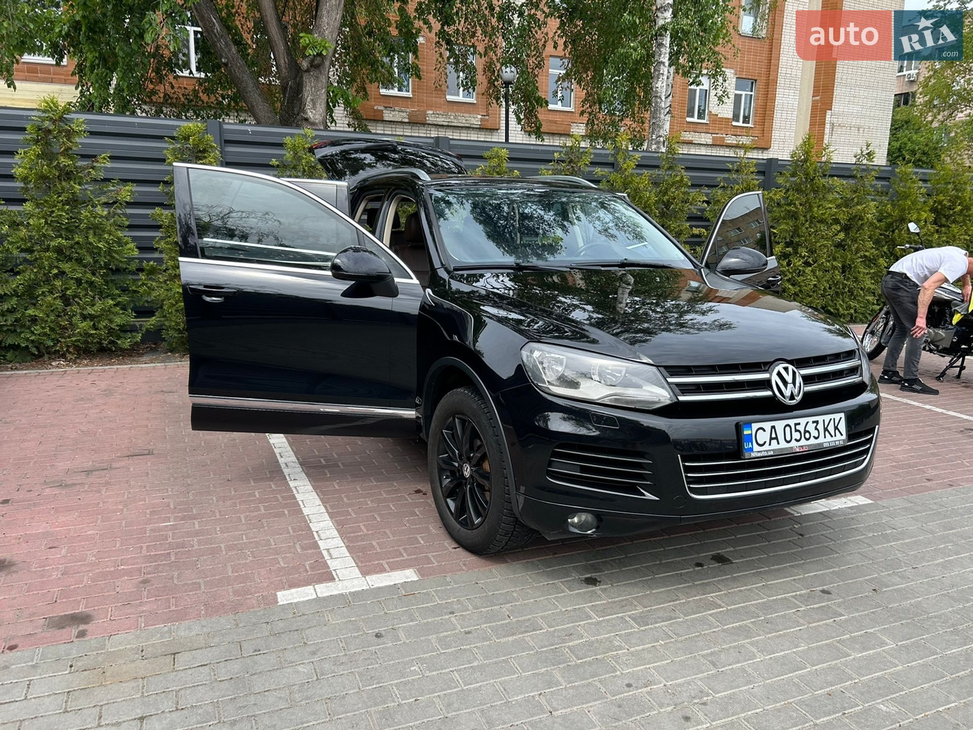 Volkswagen Touareg 2014 VIN WVGEF9BP4ED010576 фото оголошення 4 з 47