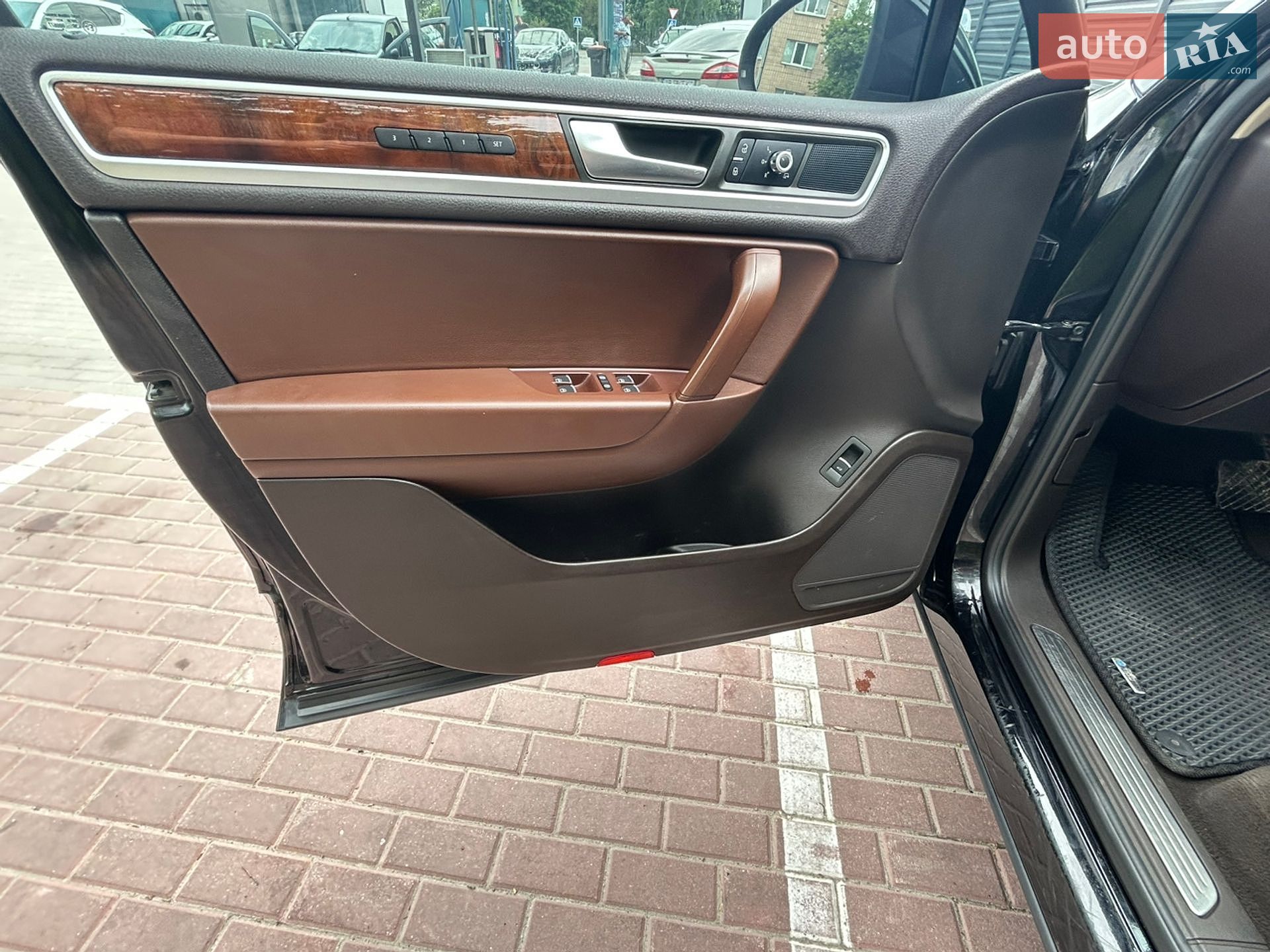 Volkswagen Touareg 2014 VIN WVGEF9BP4ED010576 фото оголошення 30 з 47