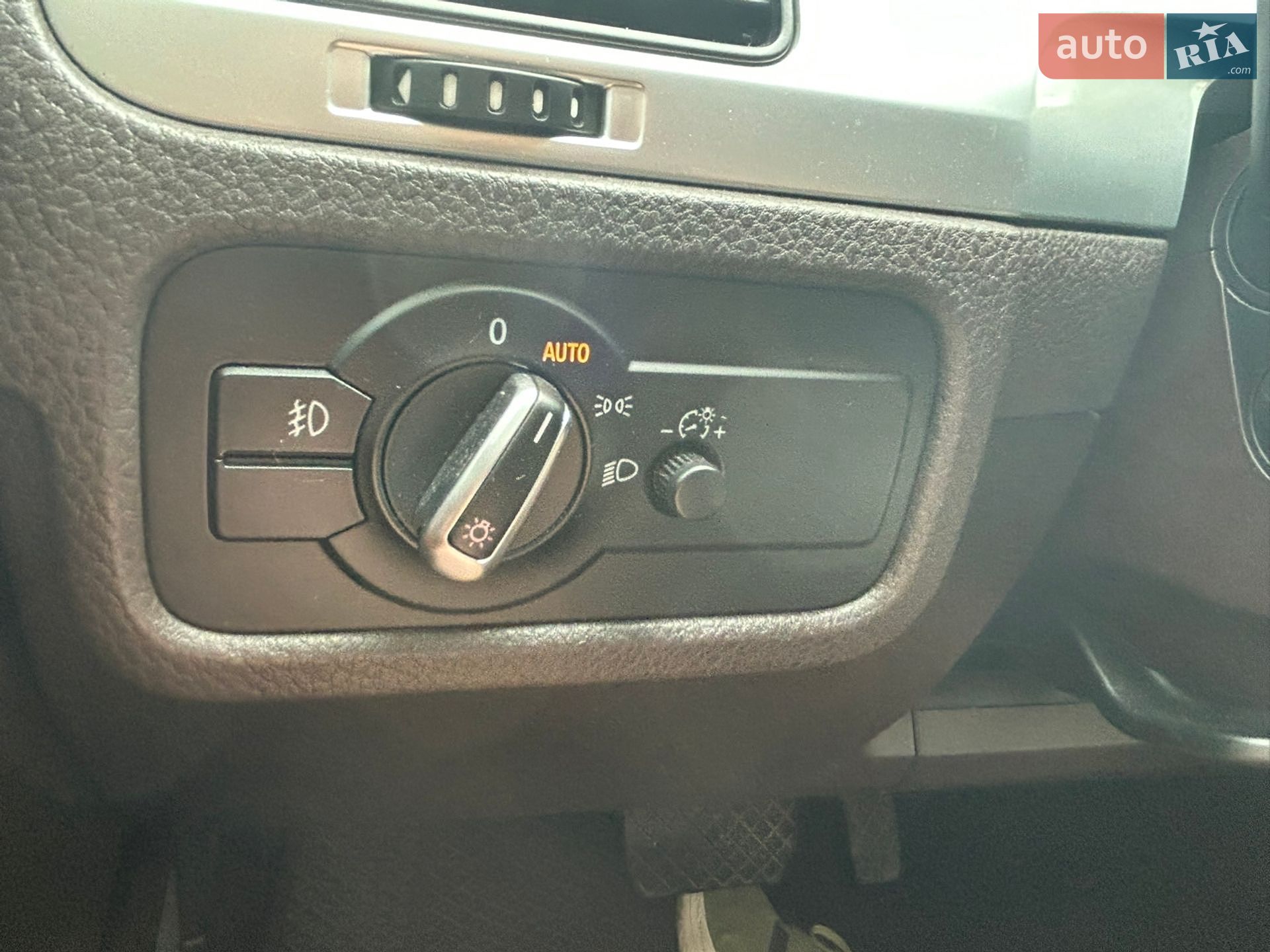 Volkswagen Touareg 2014 VIN WVGEF9BP4ED010576 фото оголошення 40 з 47