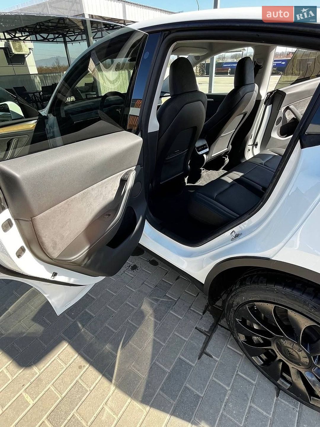 Tesla Model Y 2022 VIN XP7YGCEK8PB057440 фото оголошення 5 з 18