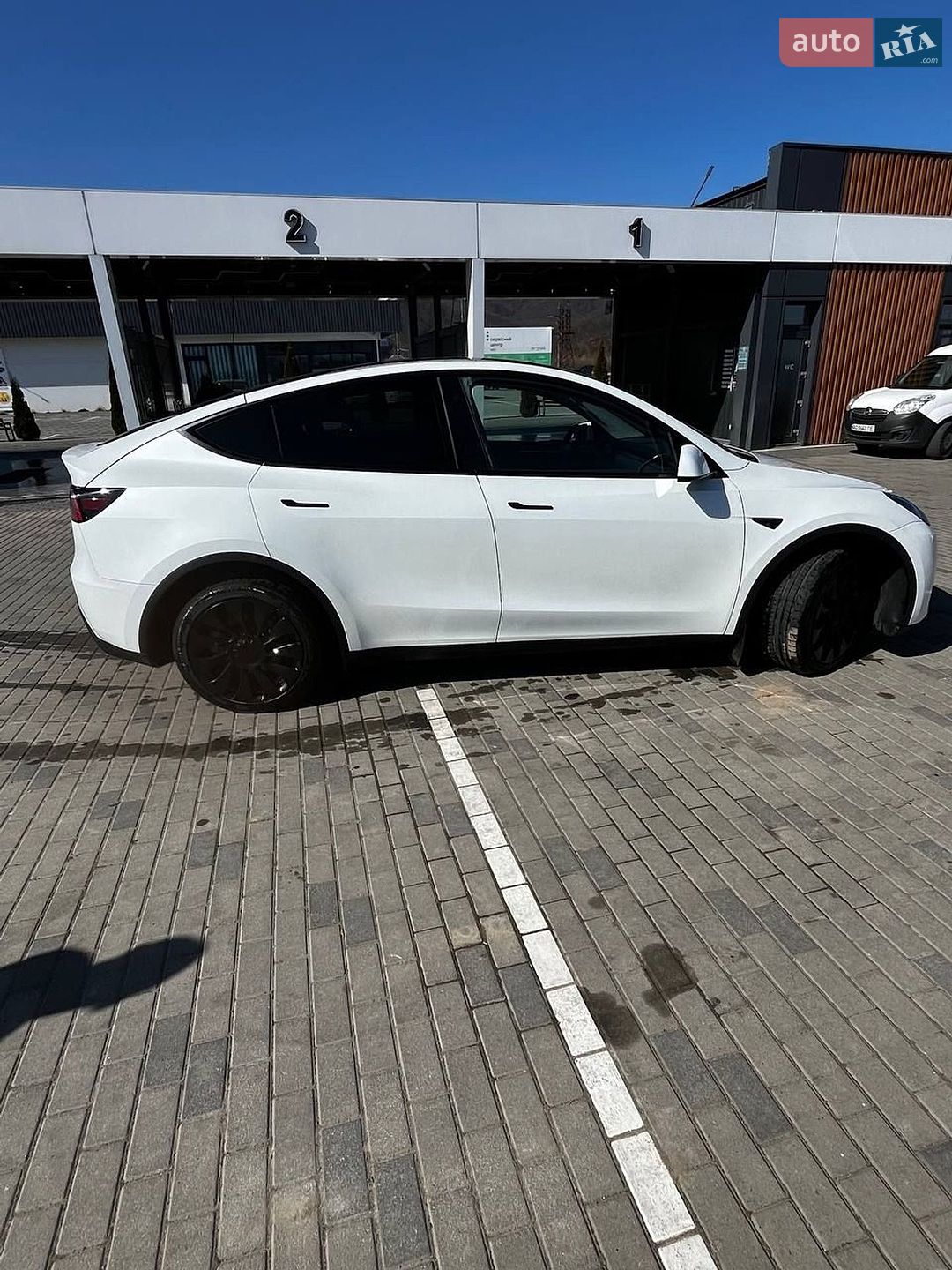 Tesla Model Y 2022 VIN XP7YGCEK8PB057440 фото оголошення 6 з 18