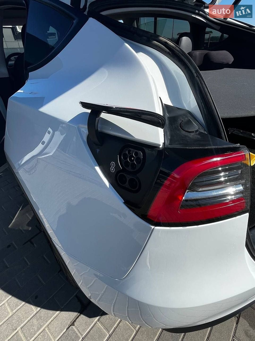 Tesla Model Y 2022 VIN XP7YGCEK8PB057440 фото оголошення 16 з 18