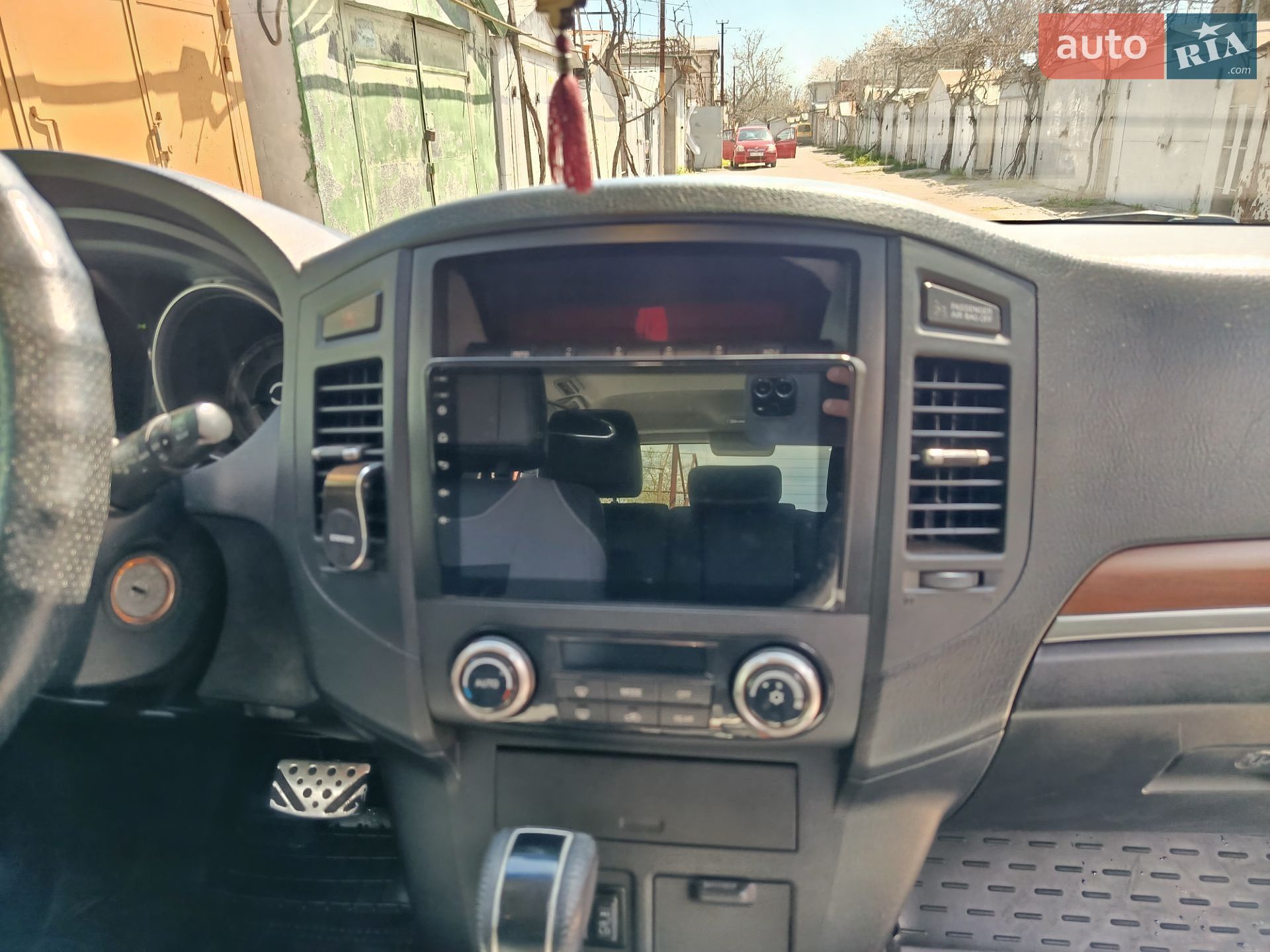 Mitsubishi Pajero Wagon 2012 VIN JMBLYV98WCJ001982 фото оголошення 10 з 20