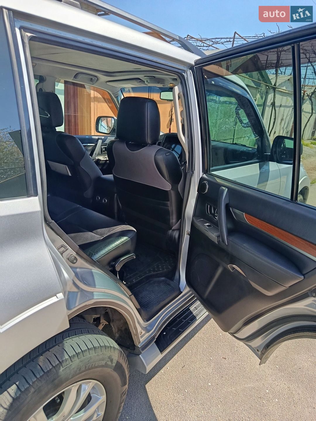 Mitsubishi Pajero Wagon 2012 VIN JMBLYV98WCJ001982 фото оголошення 12 з 20