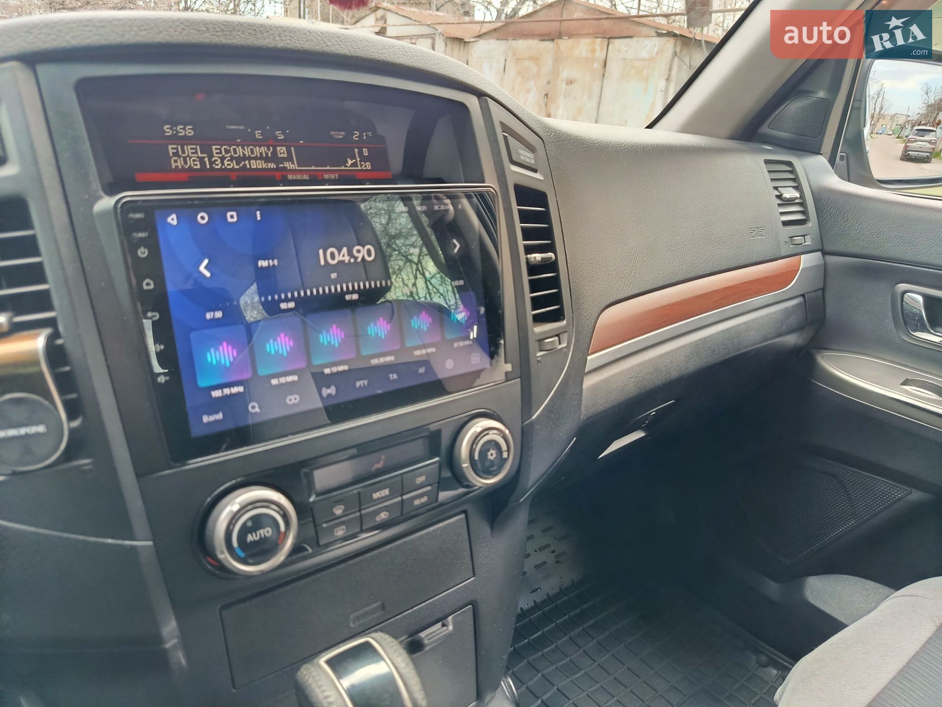 Mitsubishi Pajero Wagon 2012 VIN JMBLYV98WCJ001982 фото оголошення 16 з 20