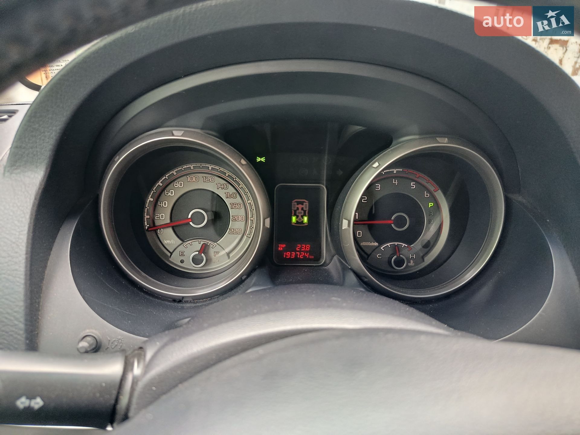 Mitsubishi Pajero Wagon 2012 VIN JMBLYV98WCJ001982 фото оголошення 18 з 20