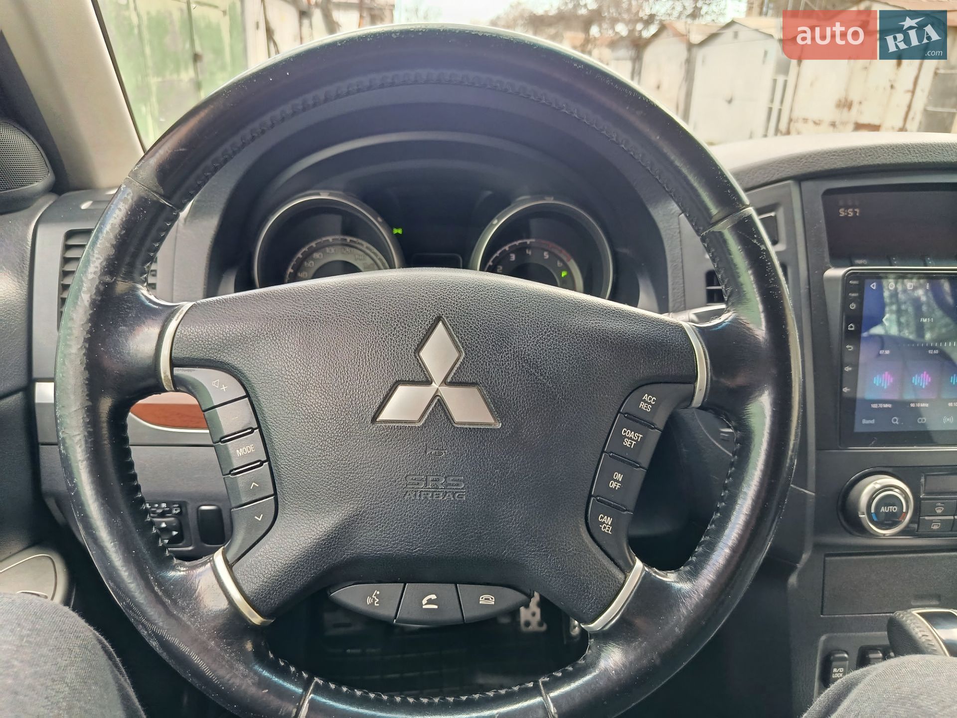Mitsubishi Pajero Wagon 2012 VIN JMBLYV98WCJ001982 фото оголошення 19 з 20