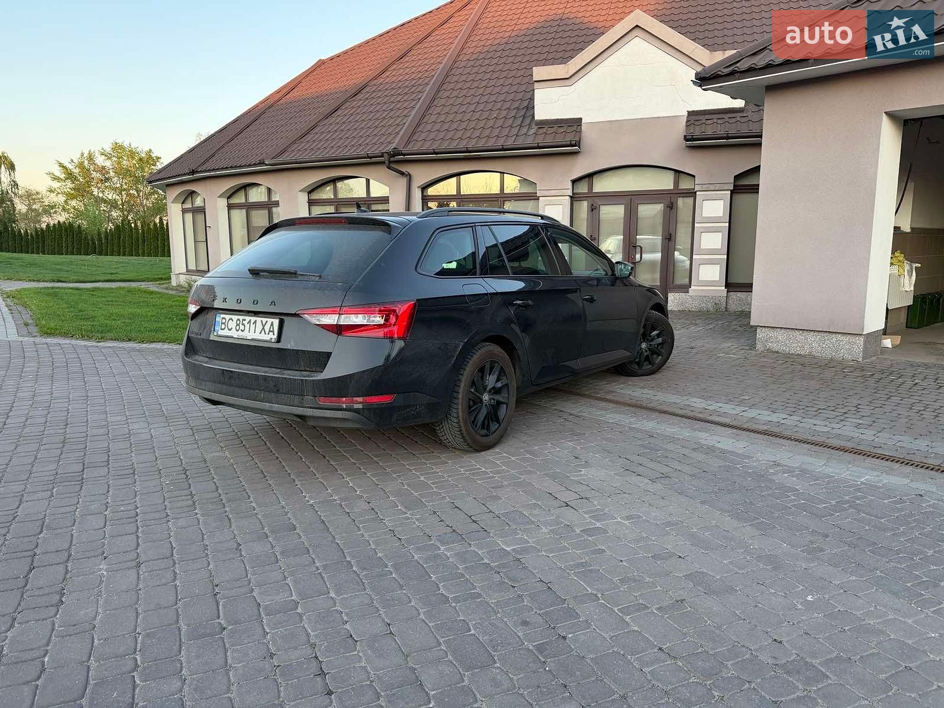 Skoda Superb 2023 VIN TMBJN7NP7P7043918 фото оголошення 2 з 9