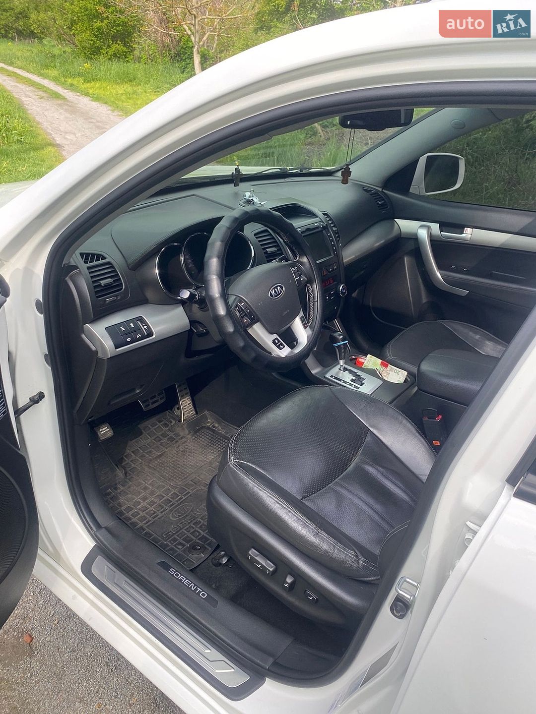 Kia Sorento 2012 VIN KNAKU814DC5345751 фото оголошення 28 з 83