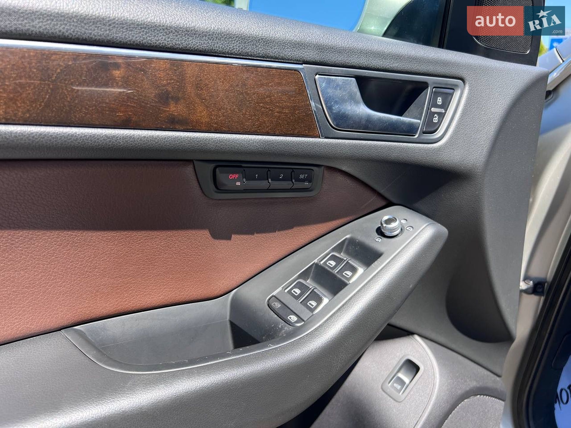 Audi Q5 2014 VIN WA1LFAFP8EA005996 фото оголошення 17 з 37