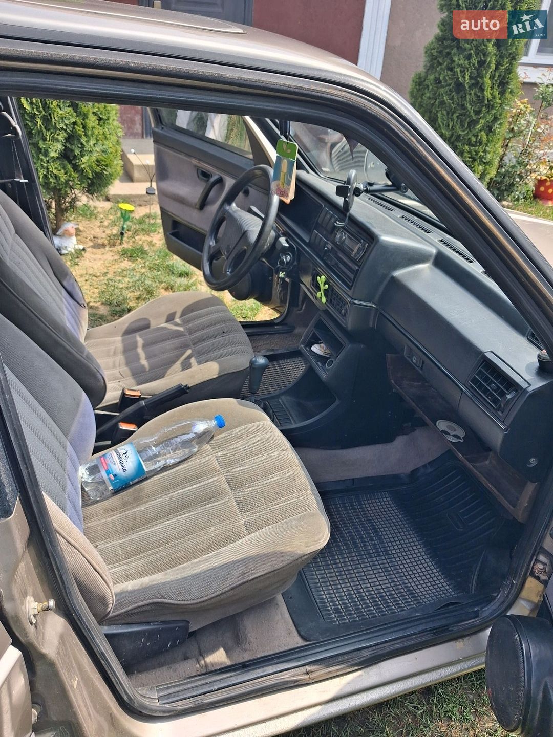 Volkswagen Jetta 1990 VIN WVWZZZ1GZLW558669 фото оголошення 30 з 38