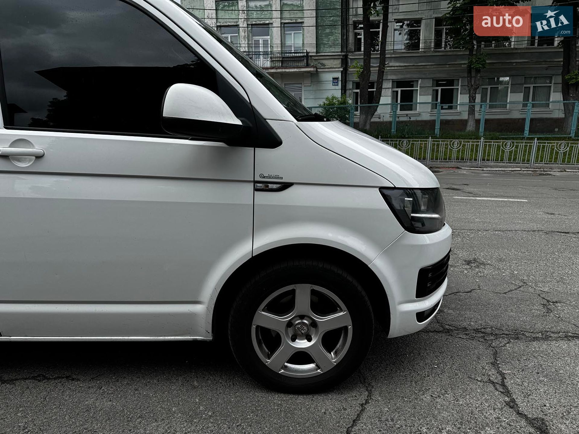 Volkswagen Transporter 2016 VIN WV1ZZZ7HZGH141884 фото оголошення 5 з 30