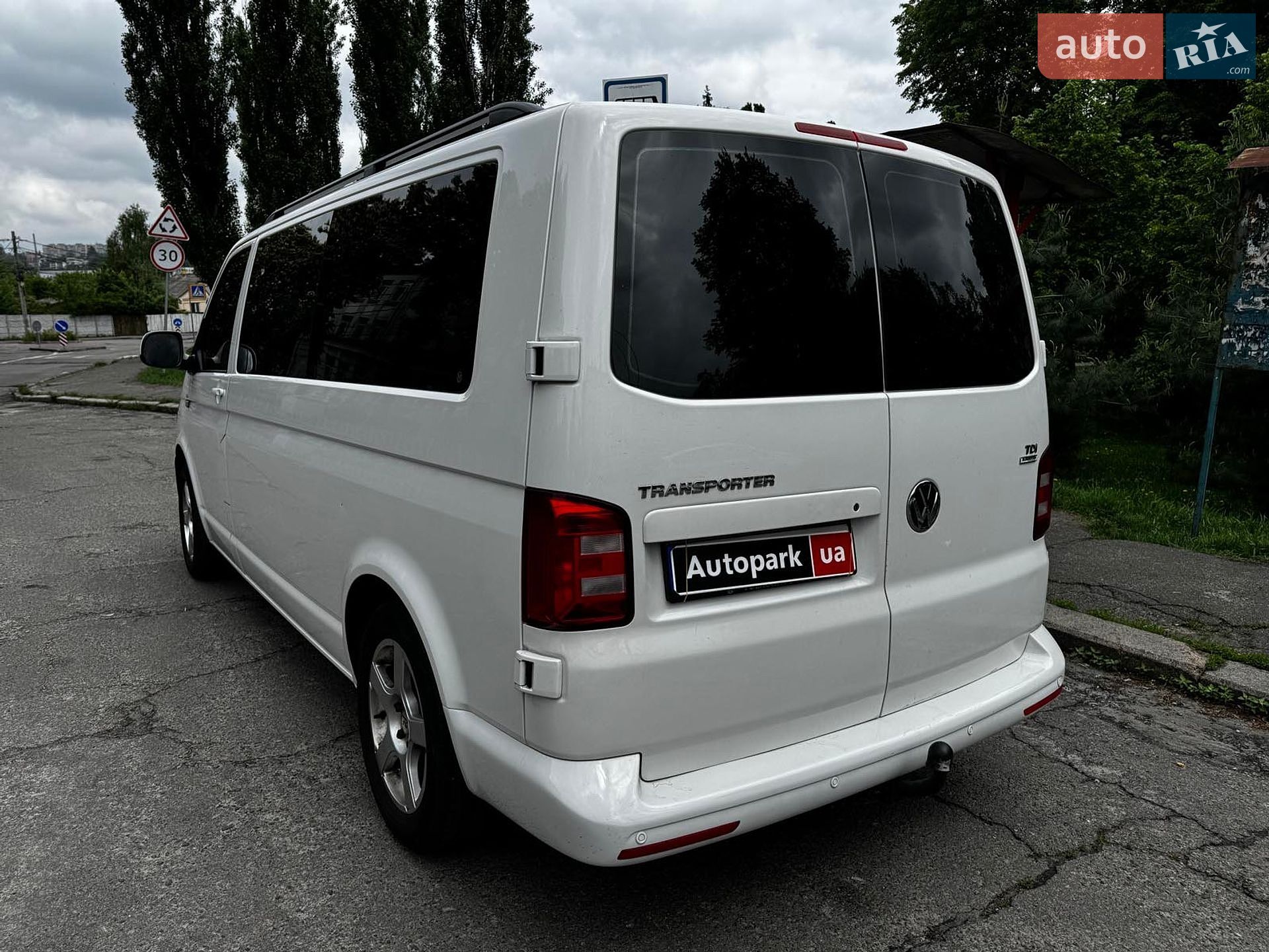Volkswagen Transporter 2016 VIN WV1ZZZ7HZGH141884 фото оголошення 9 з 30