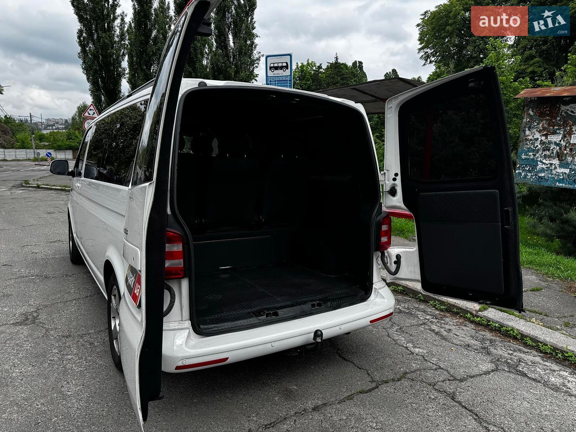 Volkswagen Transporter 2016 VIN WV1ZZZ7HZGH141884 фото оголошення 12 з 30