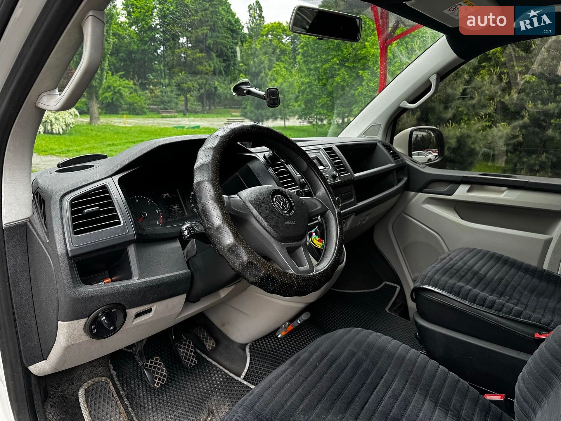 Volkswagen Transporter 2016 VIN WV1ZZZ7HZGH141884 фото оголошення 16 з 30