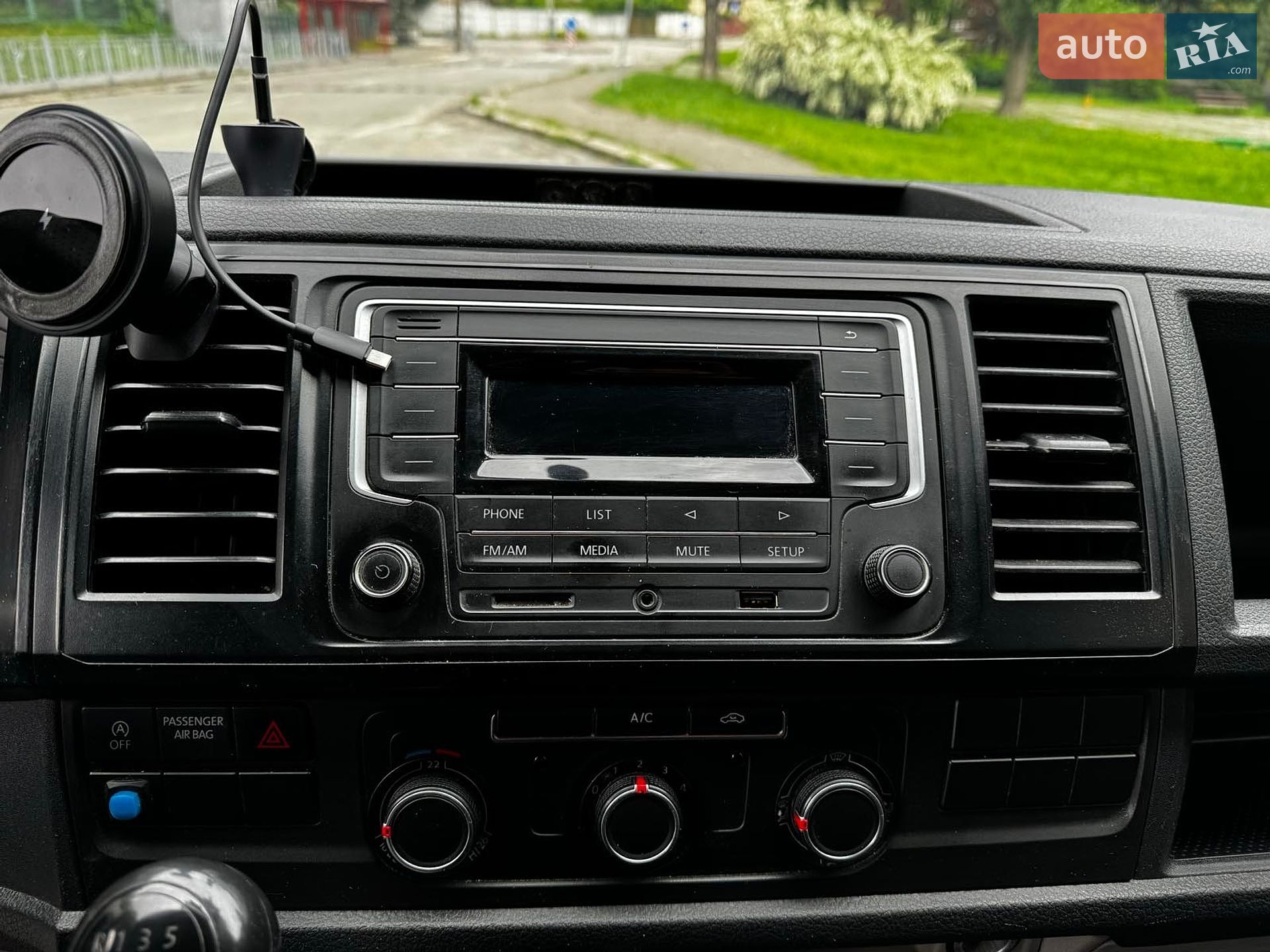 Volkswagen Transporter 2016 VIN WV1ZZZ7HZGH141884 фото оголошення 20 з 30