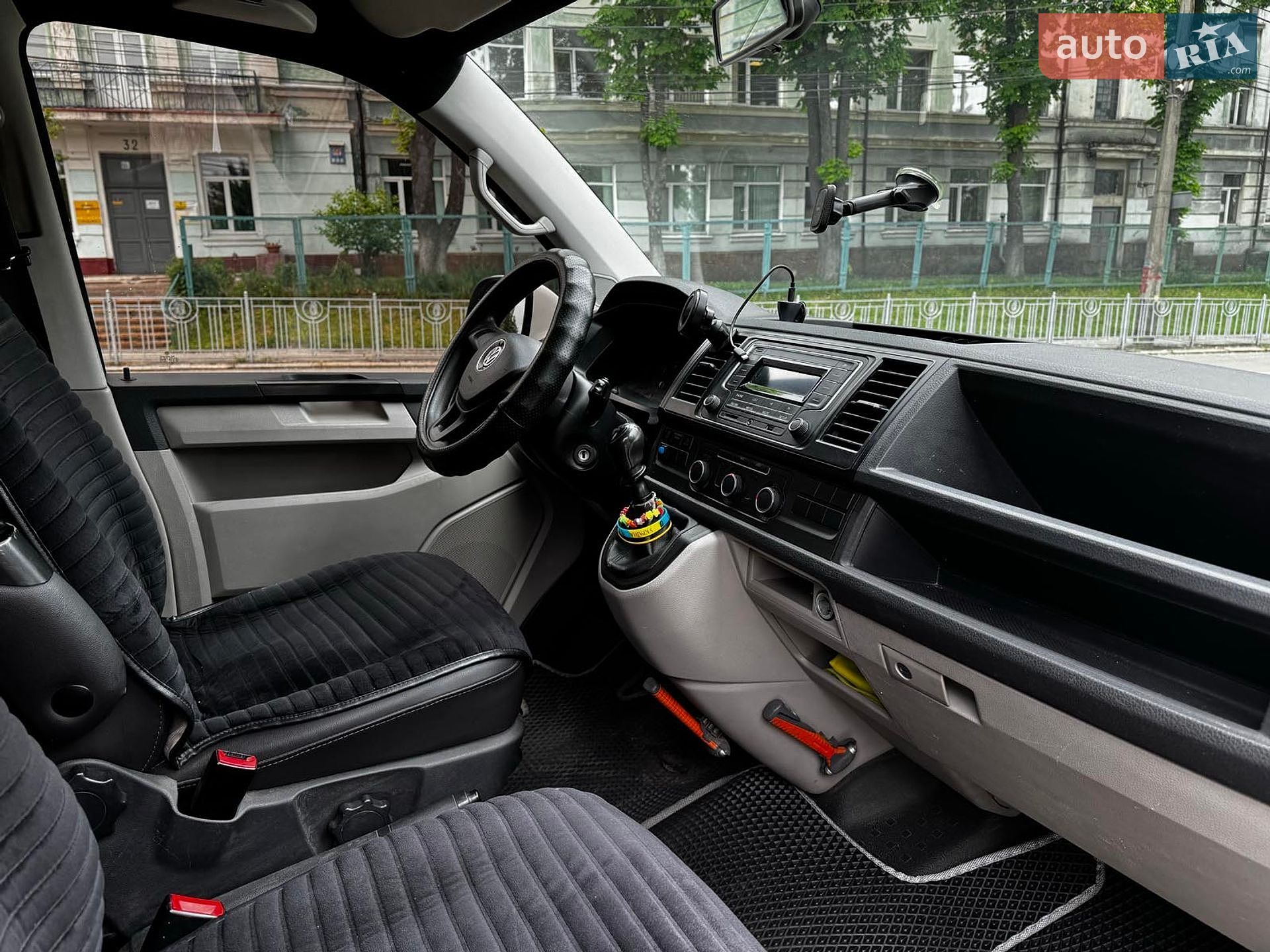 Volkswagen Transporter 2016 VIN WV1ZZZ7HZGH141884 фото оголошення 25 з 30