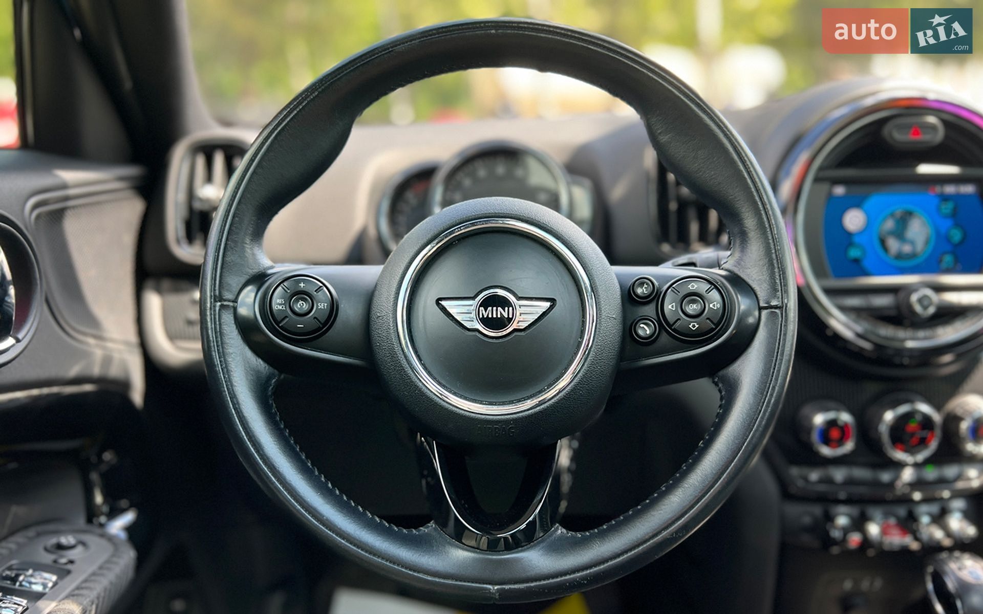 MINI Countryman 2018 VIN WMZYT5C32J3E61796 фото оголошення 11 з 27