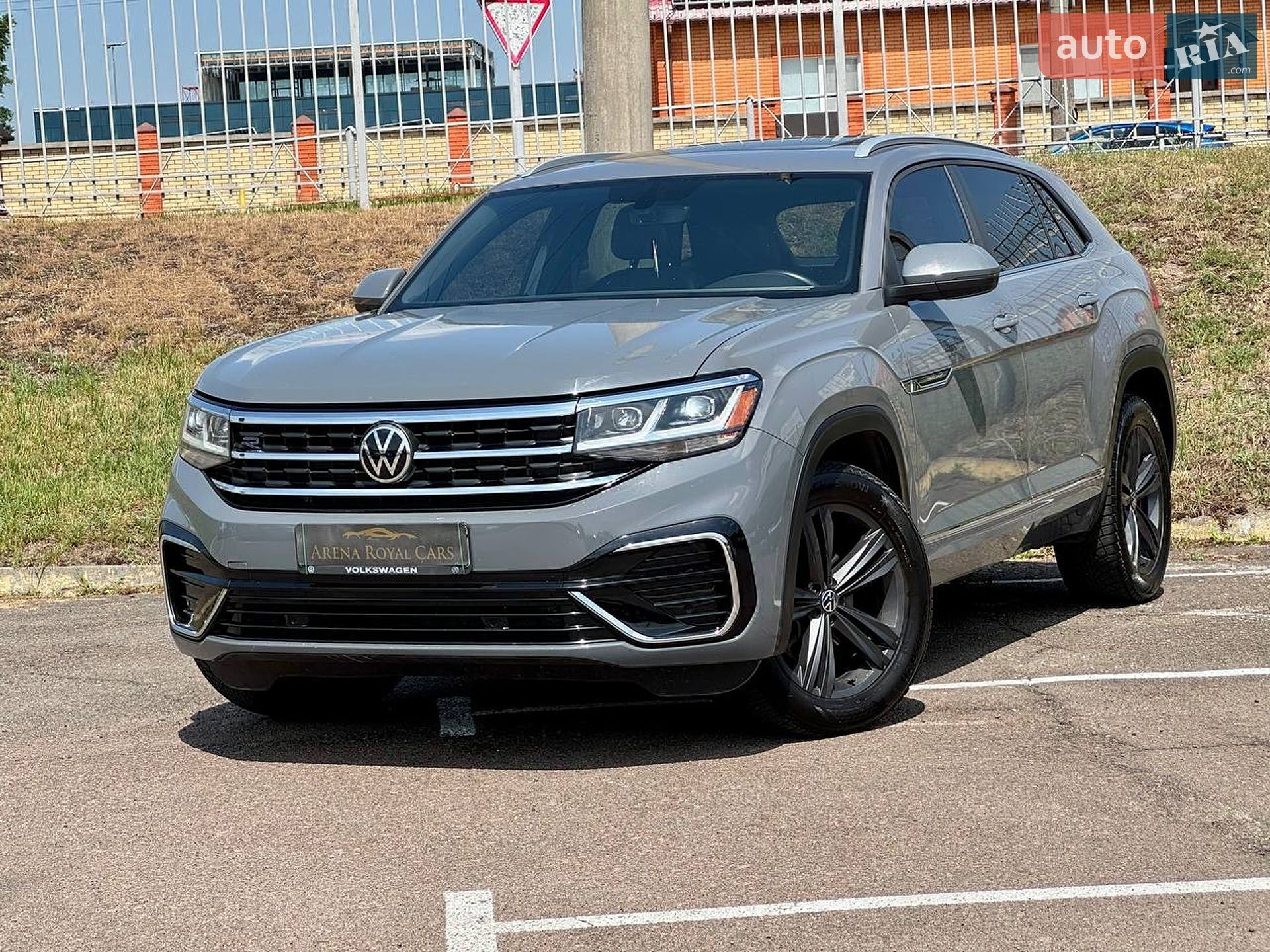 Volkswagen Atlas Cross Sport 2021 VIN 1V2RE2CA5MC214669 фото оголошення 2 з 36