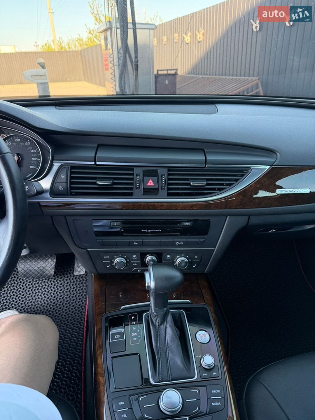 Audi A6 2012 VIN WAUGFAFC1DN055728 фото оголошення 11 з 21