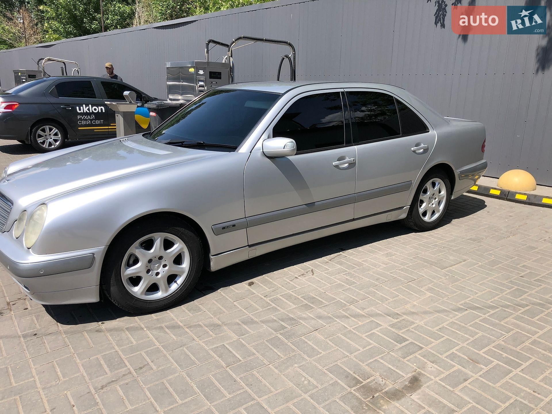 Mercedes-Benz E-Class 2000 VIN WDB2100481B278061 фото оголошення 4 з 17