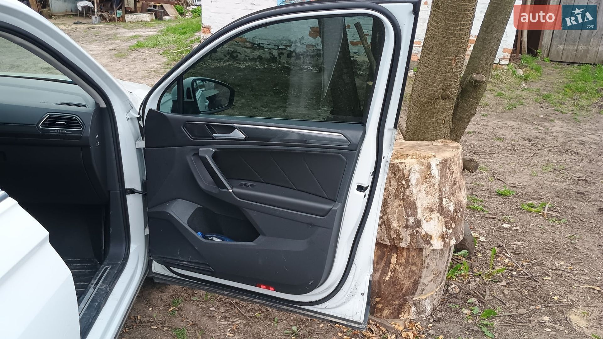 Volkswagen Tiguan 2018 VIN WVGZZZ5NZJW930725 фото оголошення 4 з 12