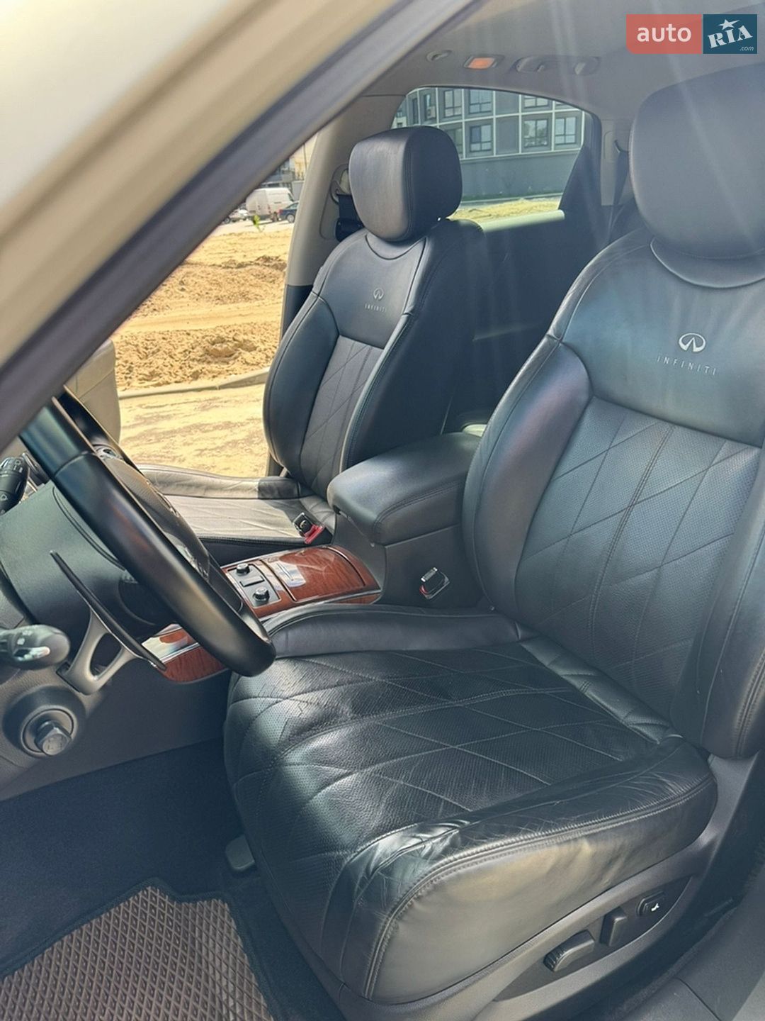 Infiniti QX70 2013 VIN JN1TDNS51U0540027 фото оголошення 6 з 8